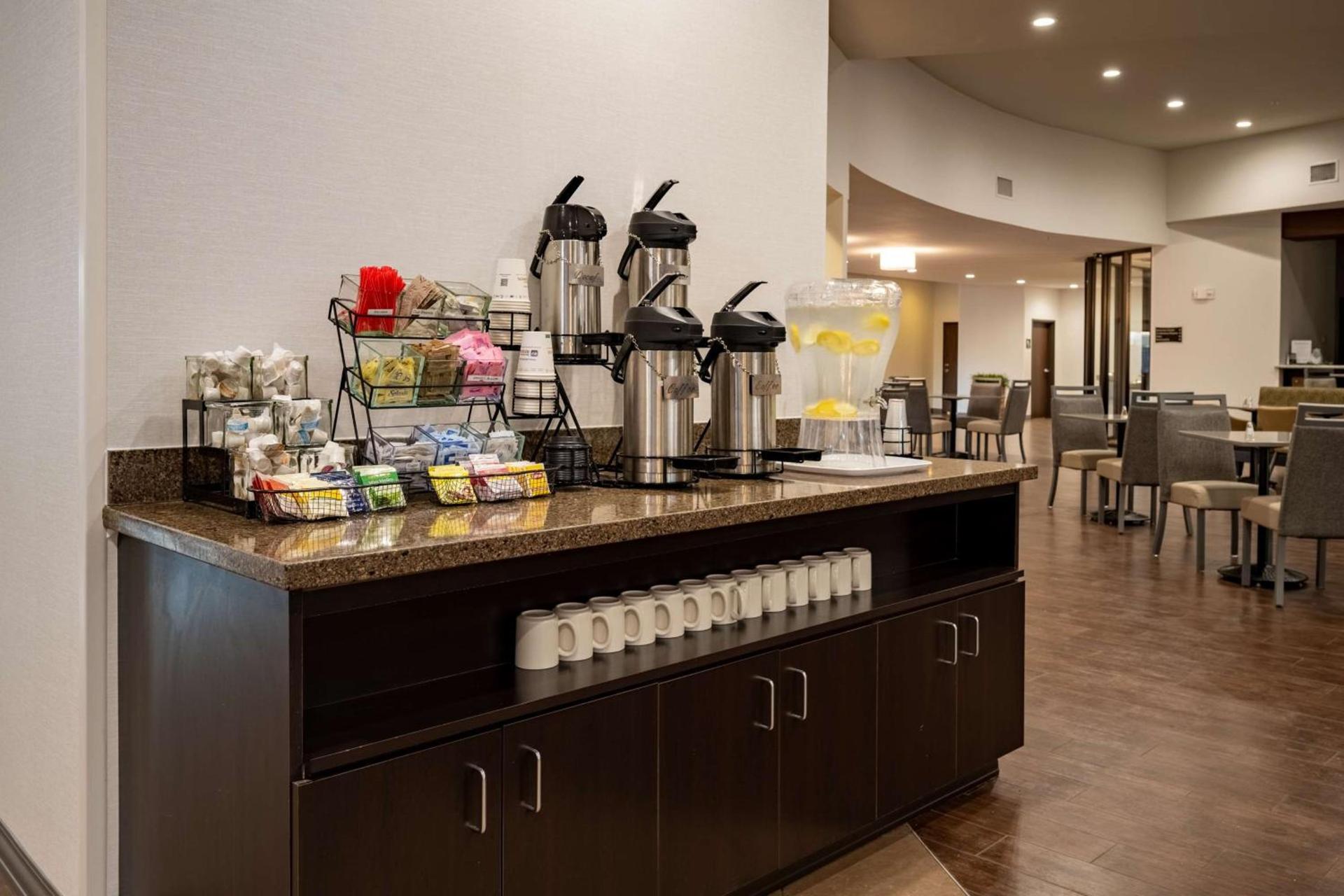 Best Western Premier Bryan College Station photo 44