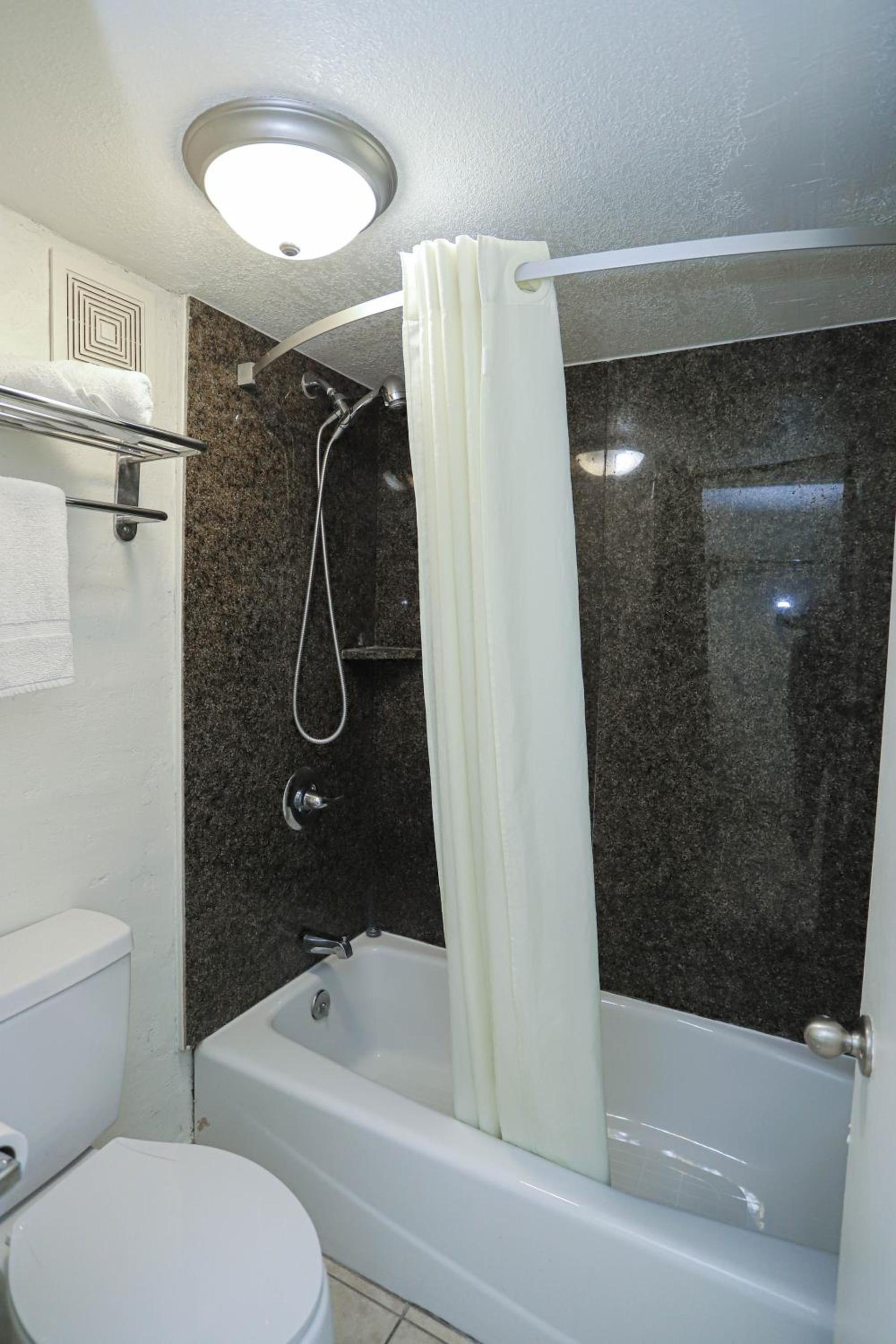 Express Inn photo 7
