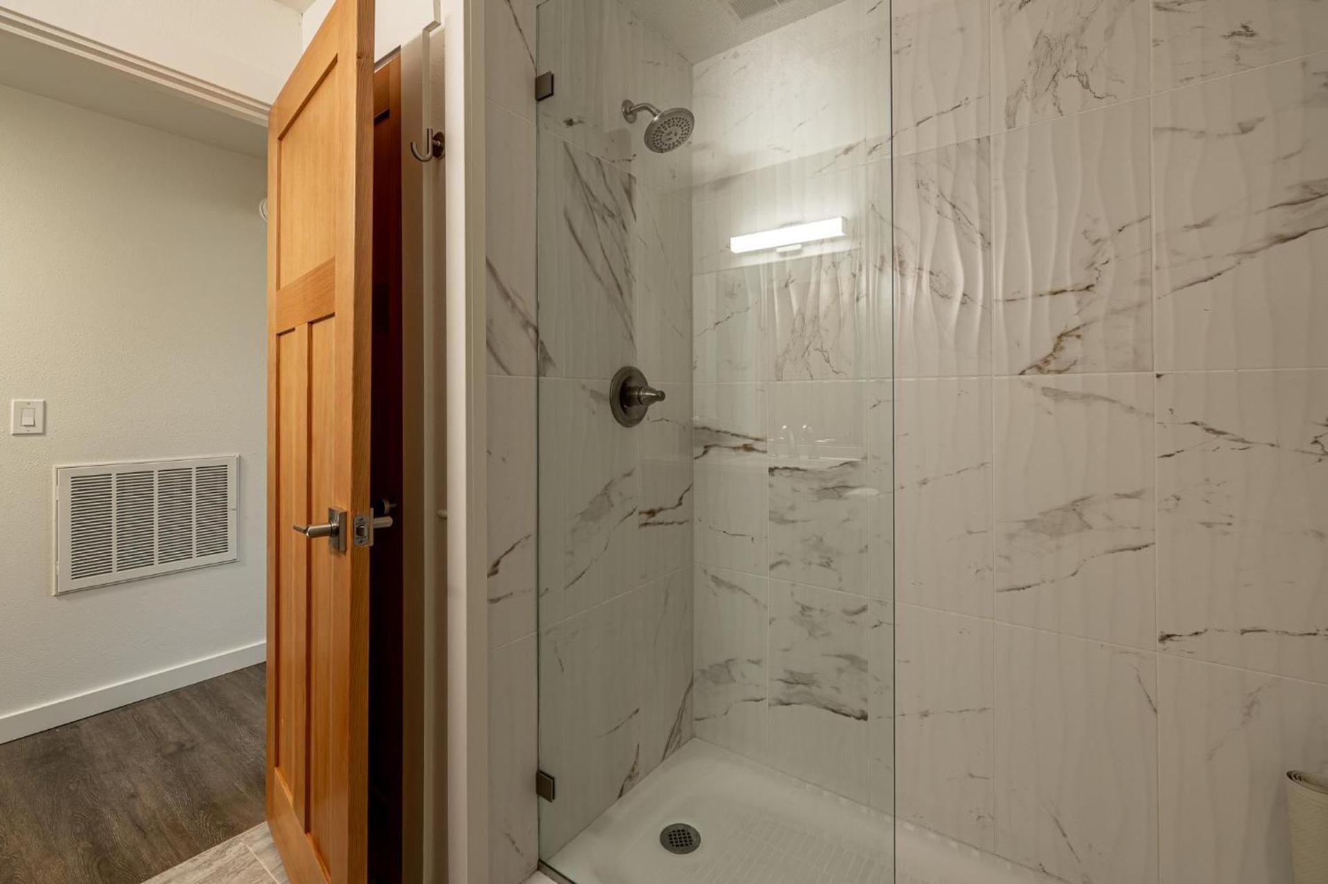 Bavarian Lodge Suites photo 30