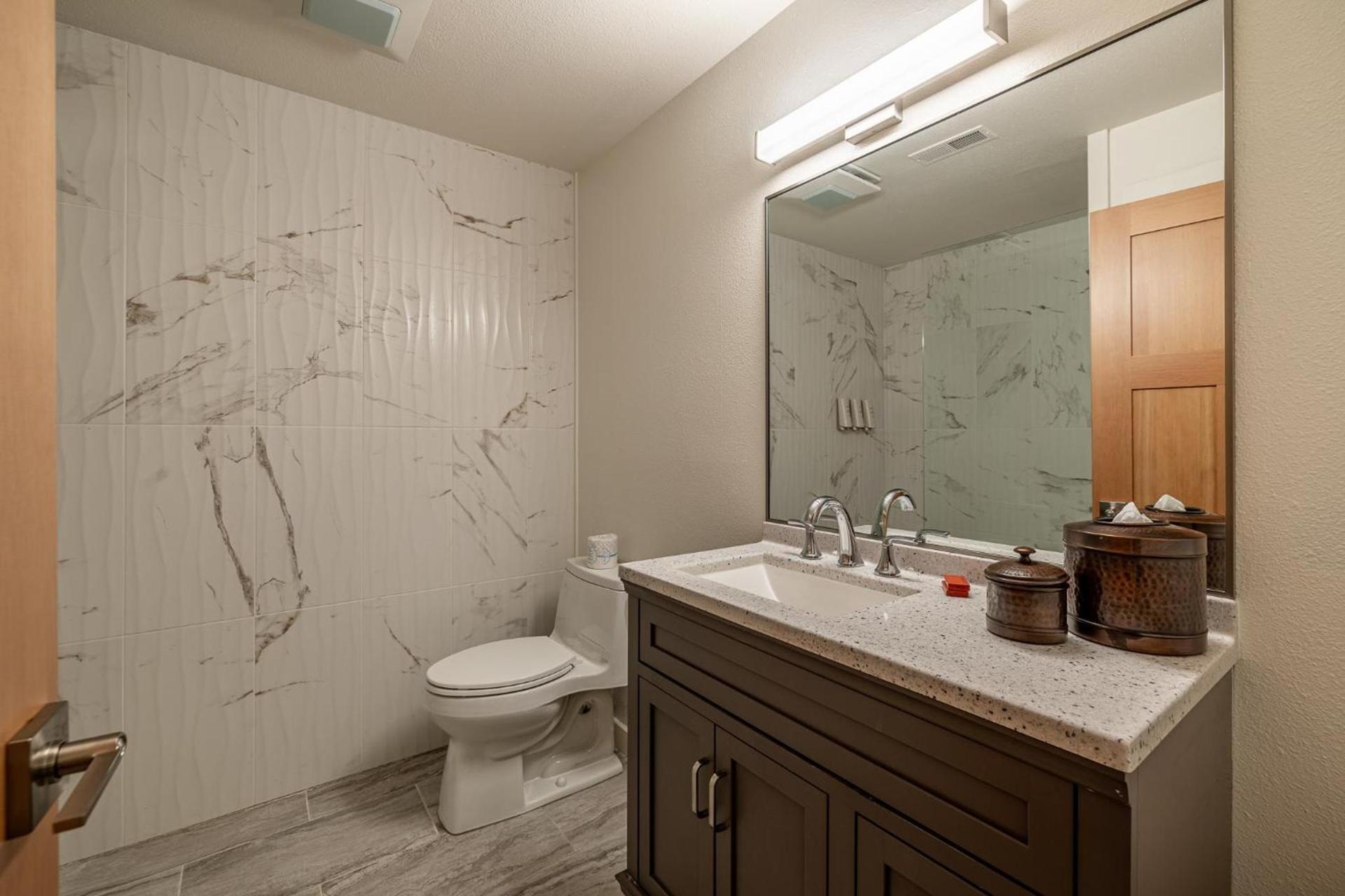Bavarian Lodge Suites photo 21