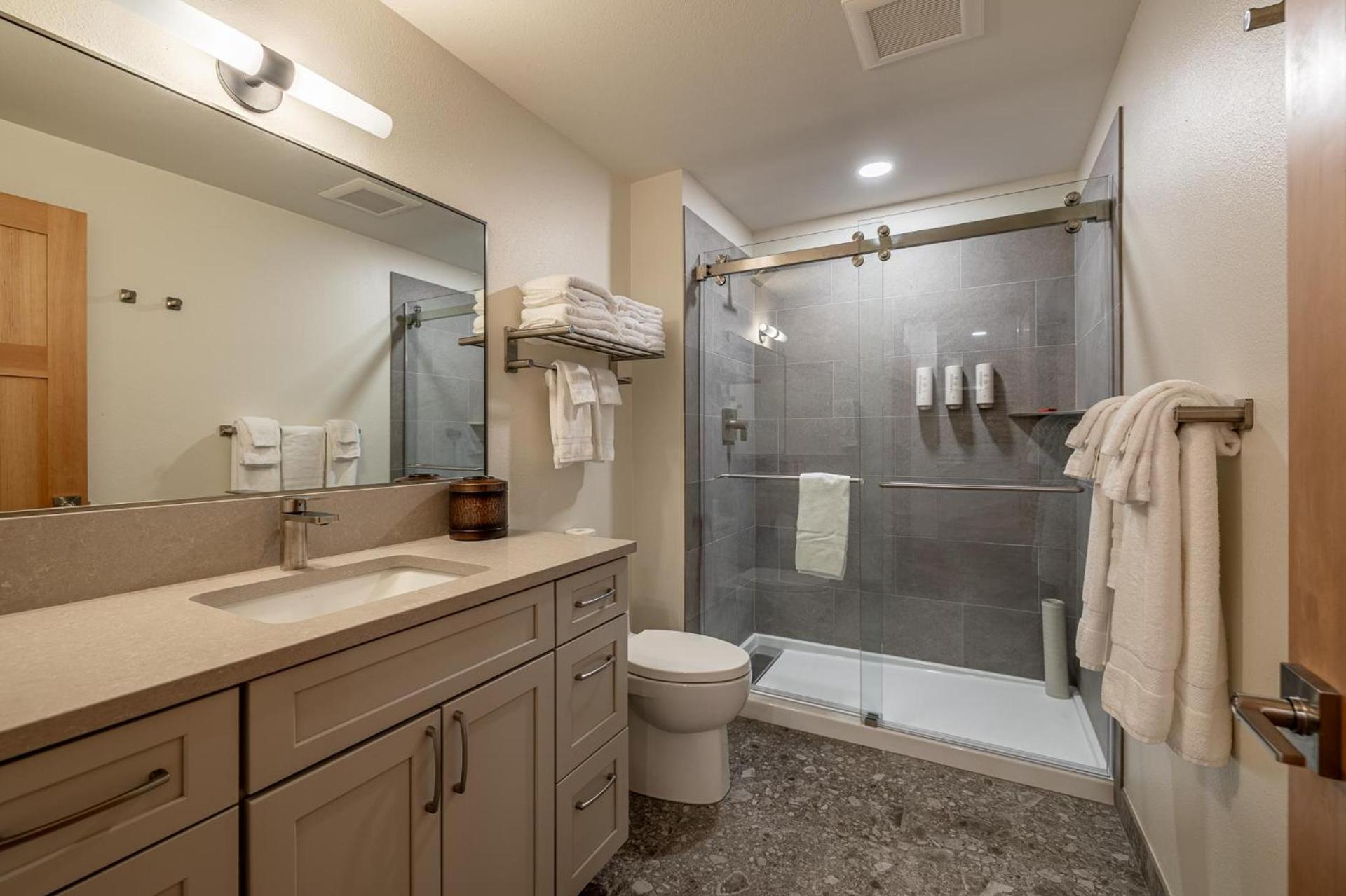 Bavarian Lodge Suites photo 22