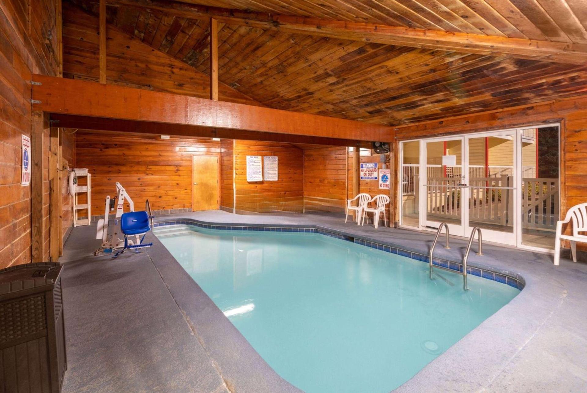 Ramada by Wyndham Maggie Valley photo 20