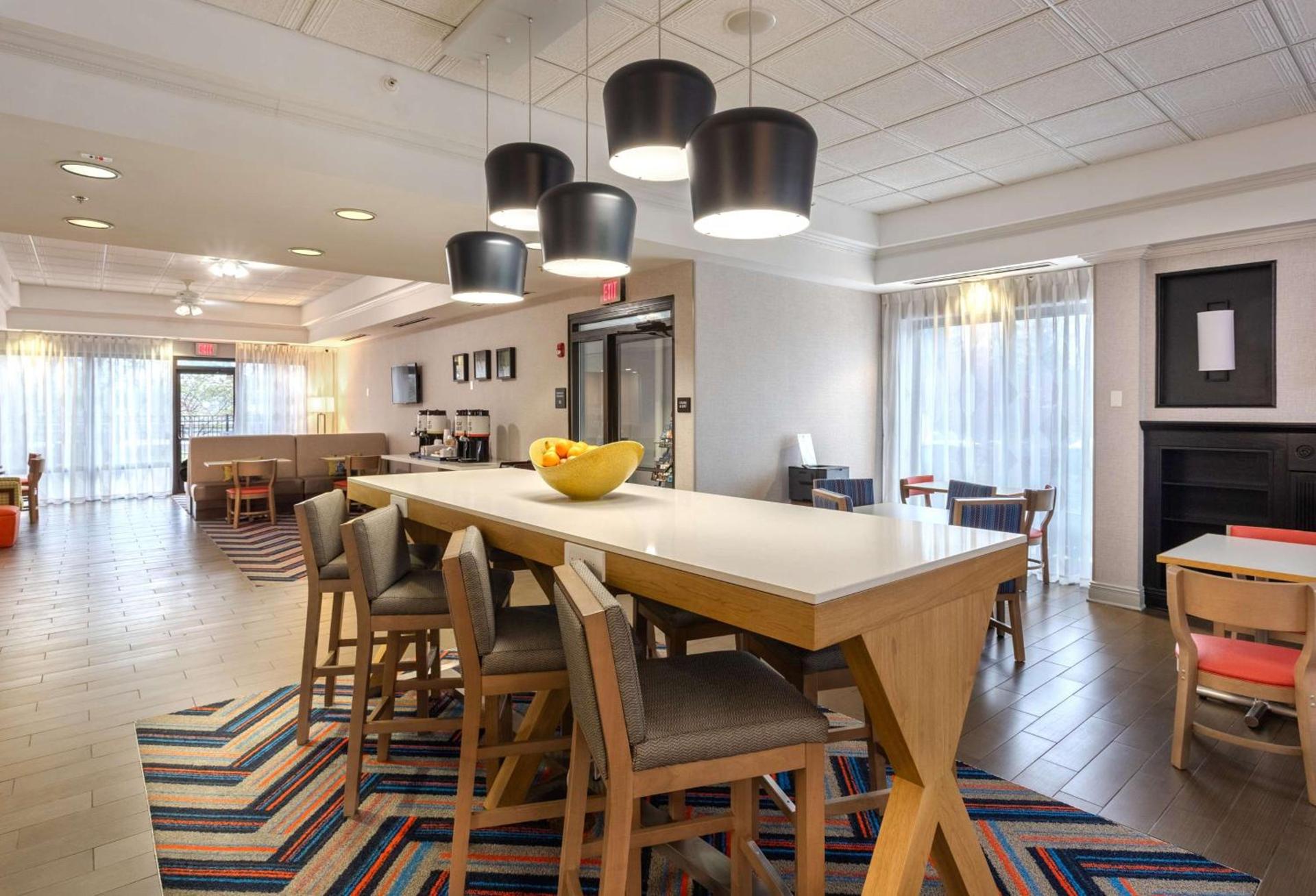Hampton Inn Buffalo-South/I-90 photo 7