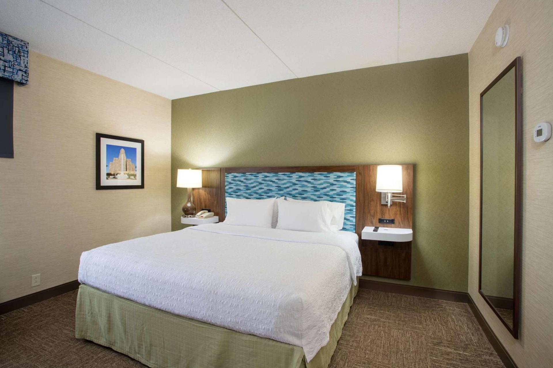 Hampton Inn Buffalo-South/I-90 photo 29