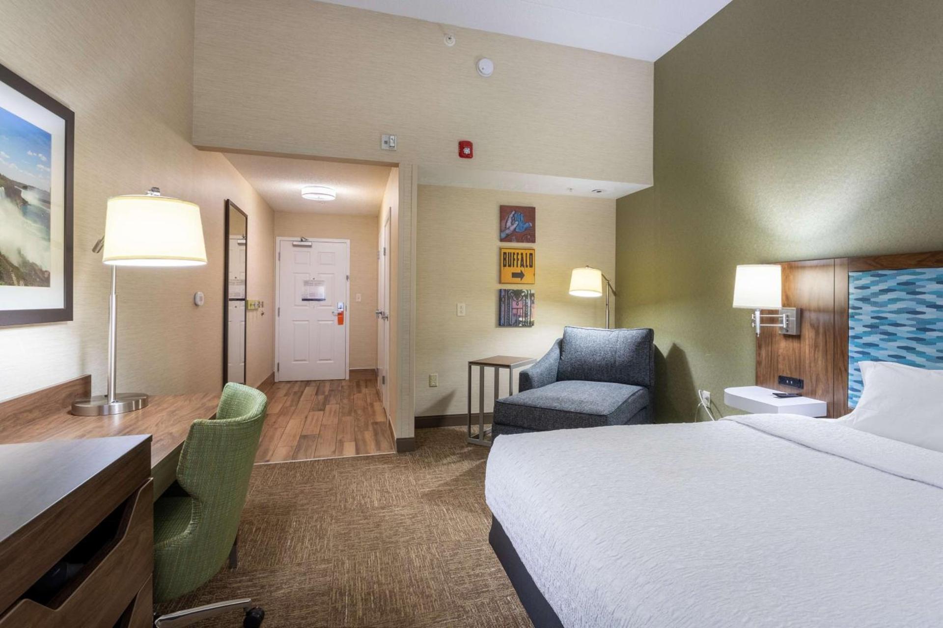 Hampton Inn Buffalo-South/I-90 photo 31