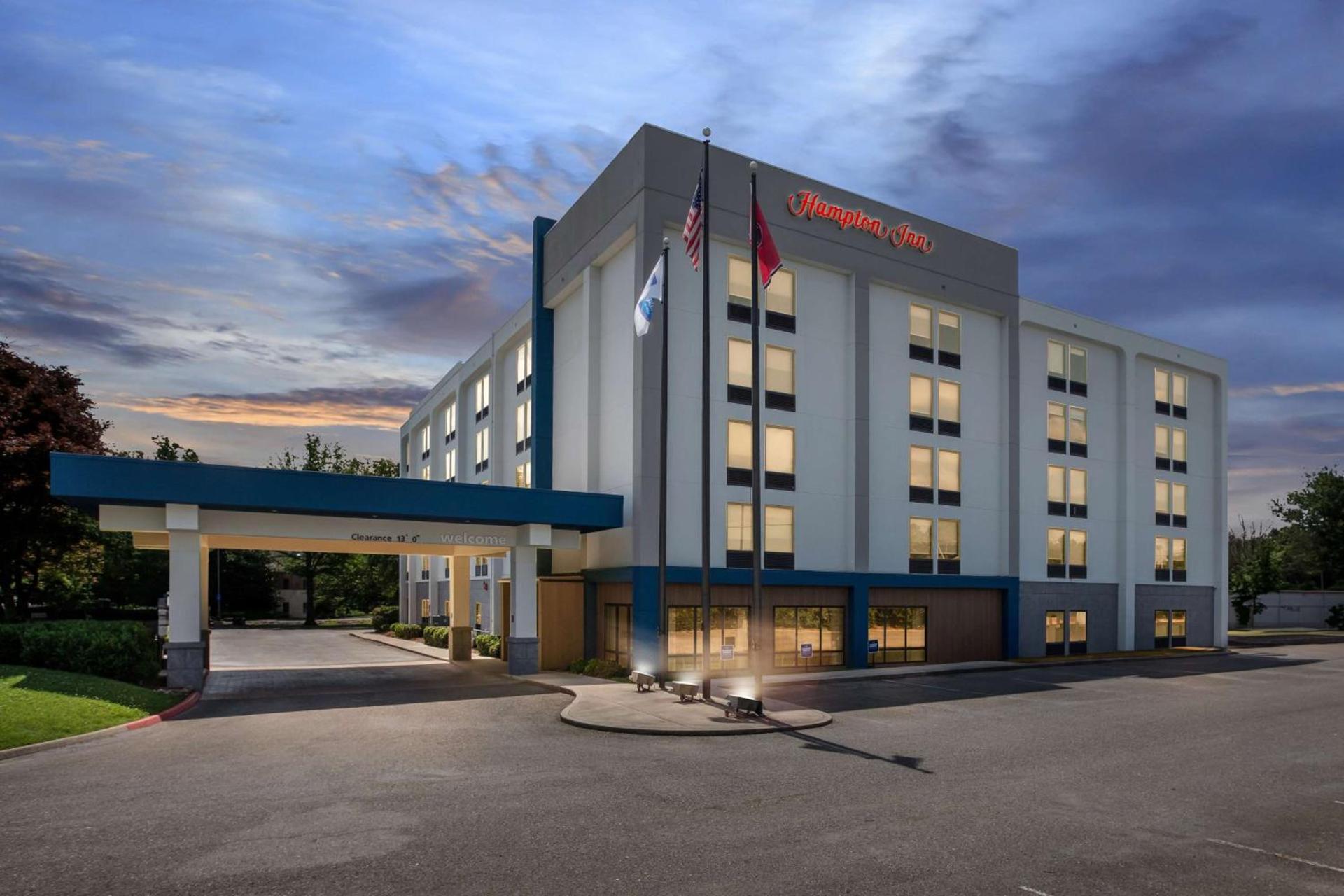 Hampton Inn Knoxville-Airport photo 2