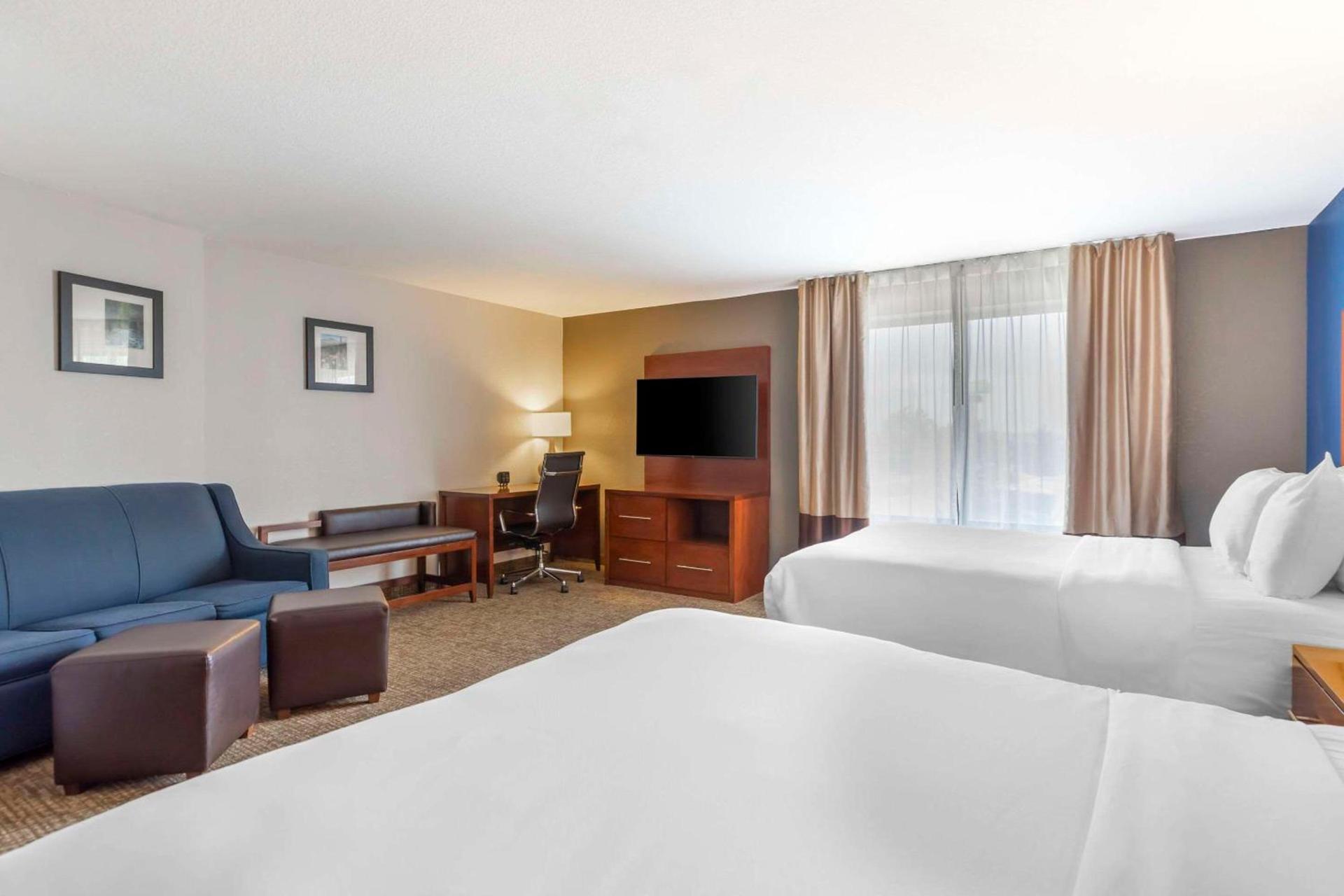 Comfort Suites Longmont photo 15
