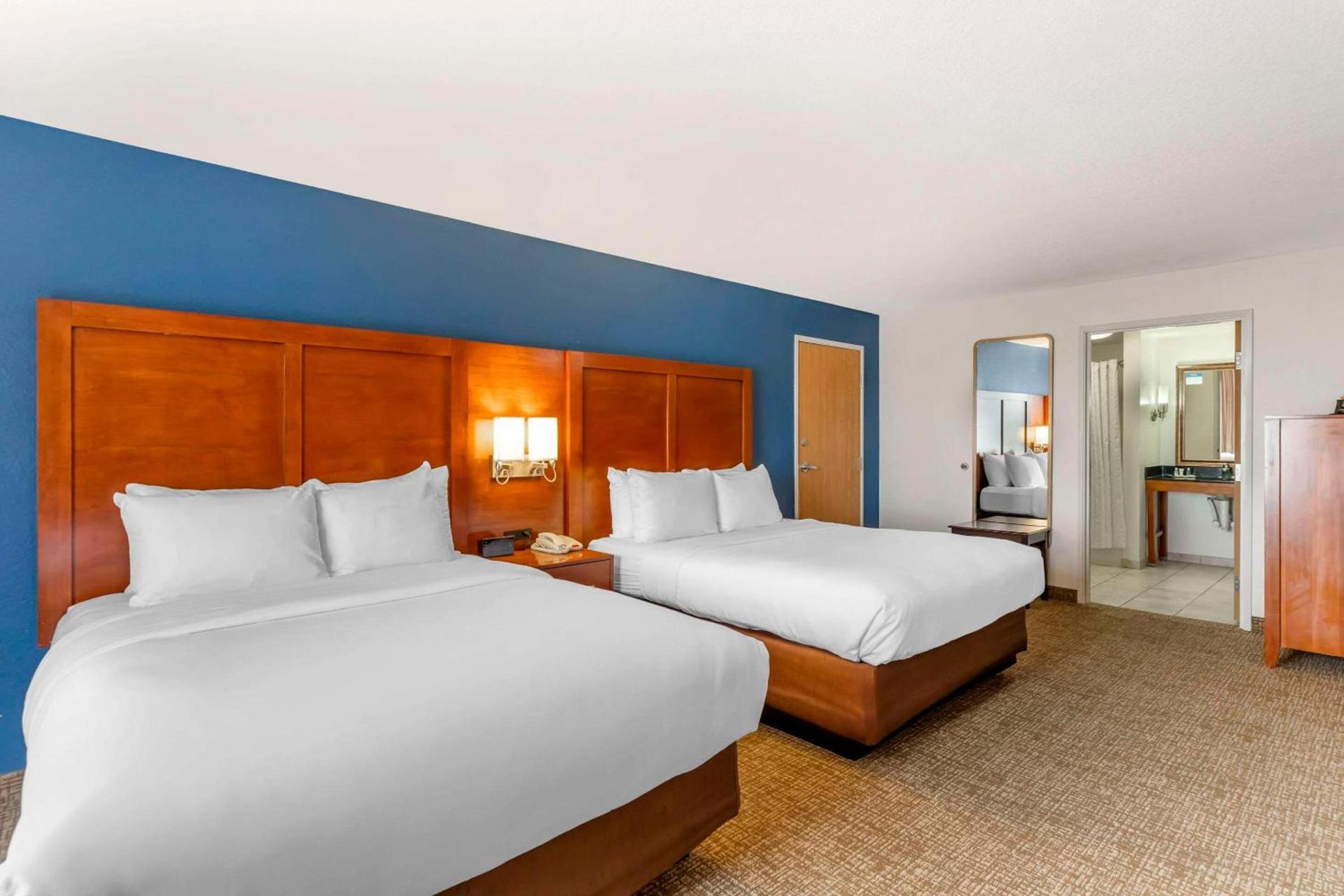 Comfort Suites Longmont photo 36