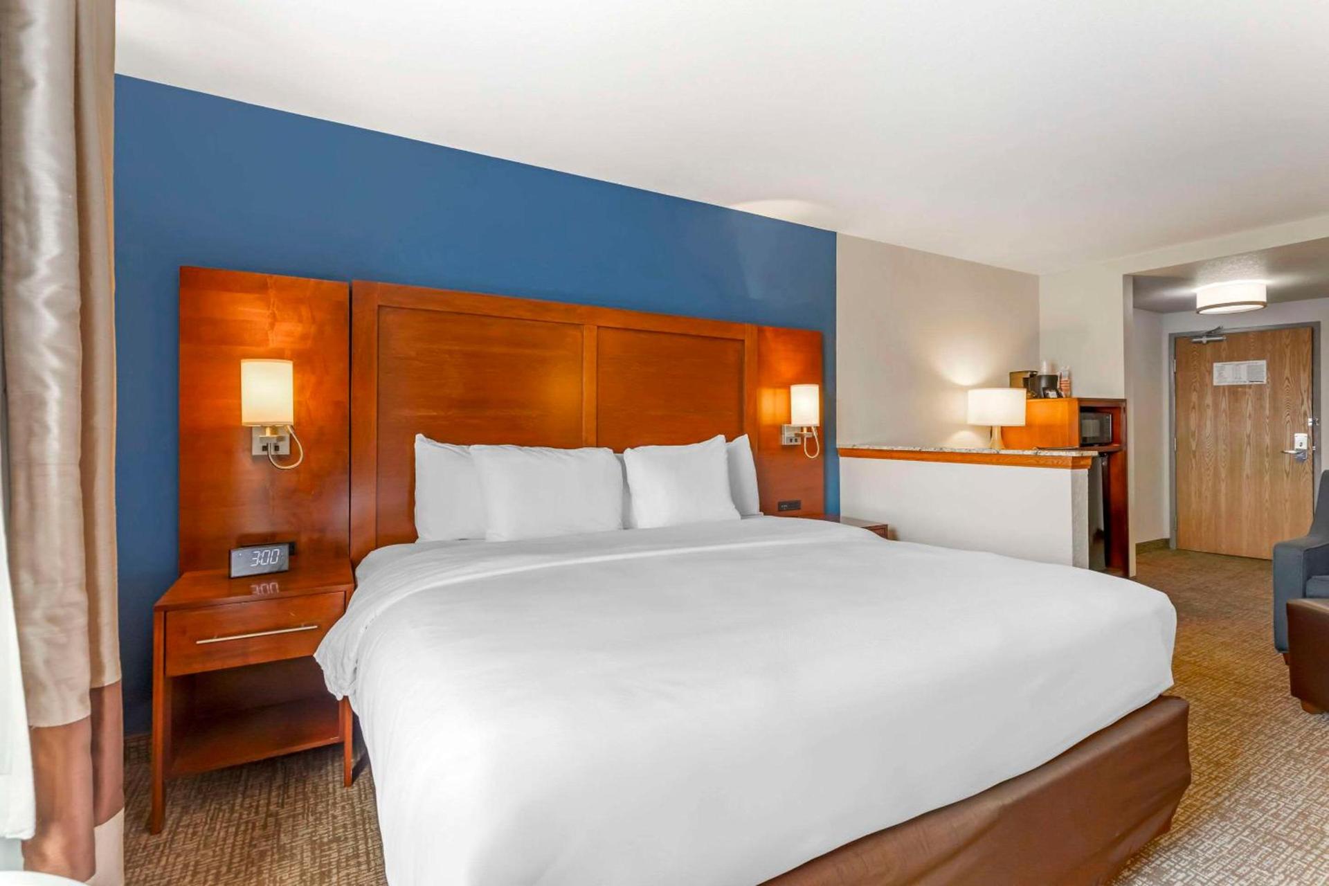 Comfort Suites Longmont photo 18