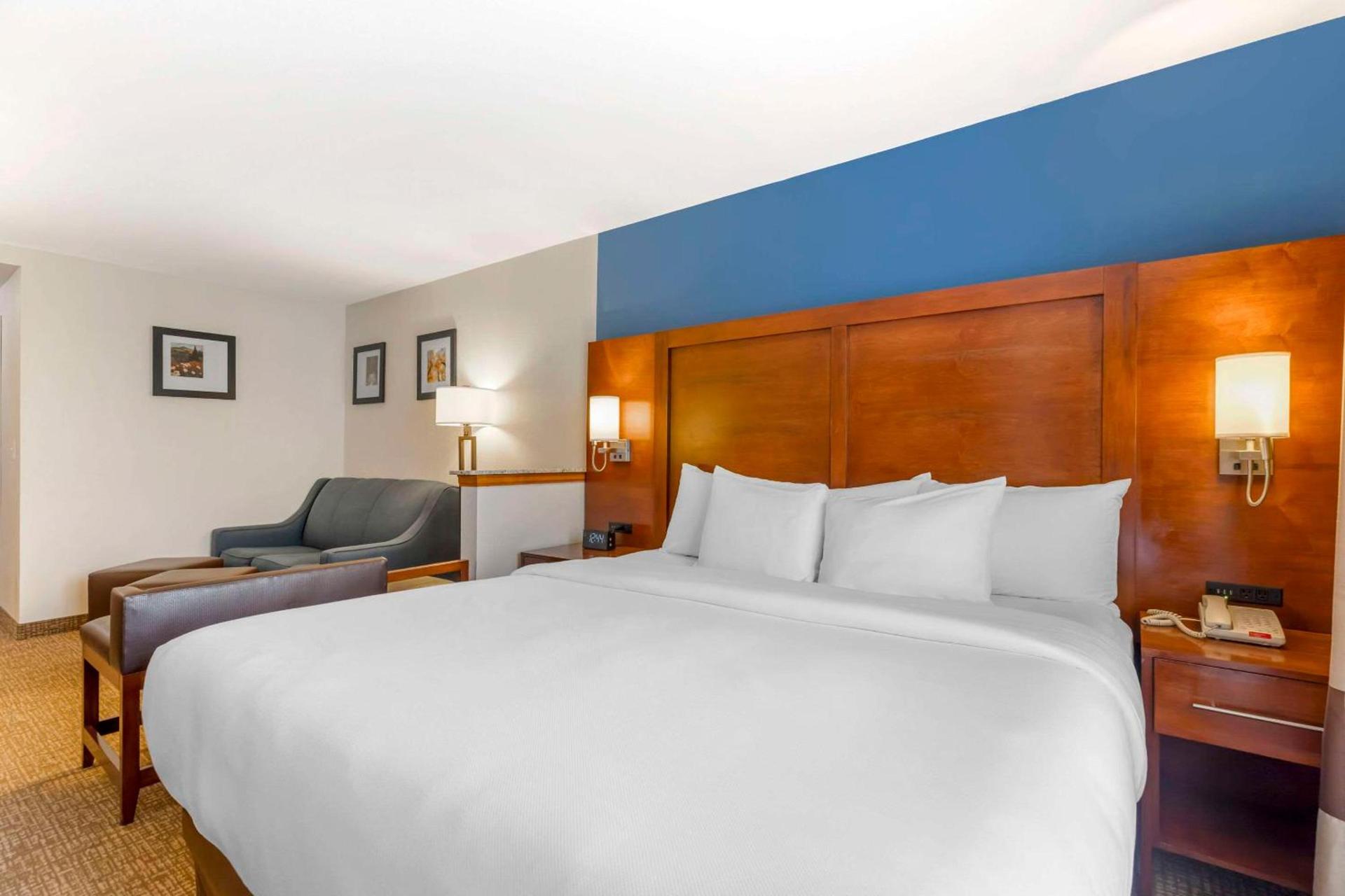 Comfort Suites Longmont photo 21