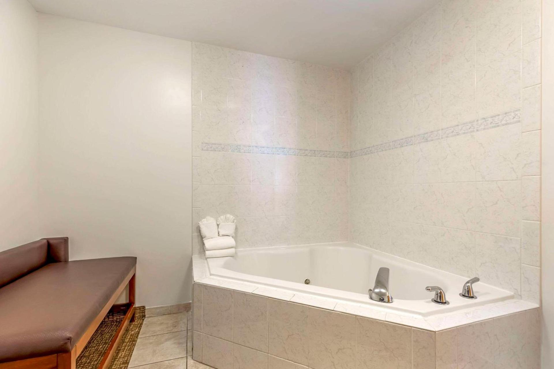 Comfort Suites Longmont photo 20