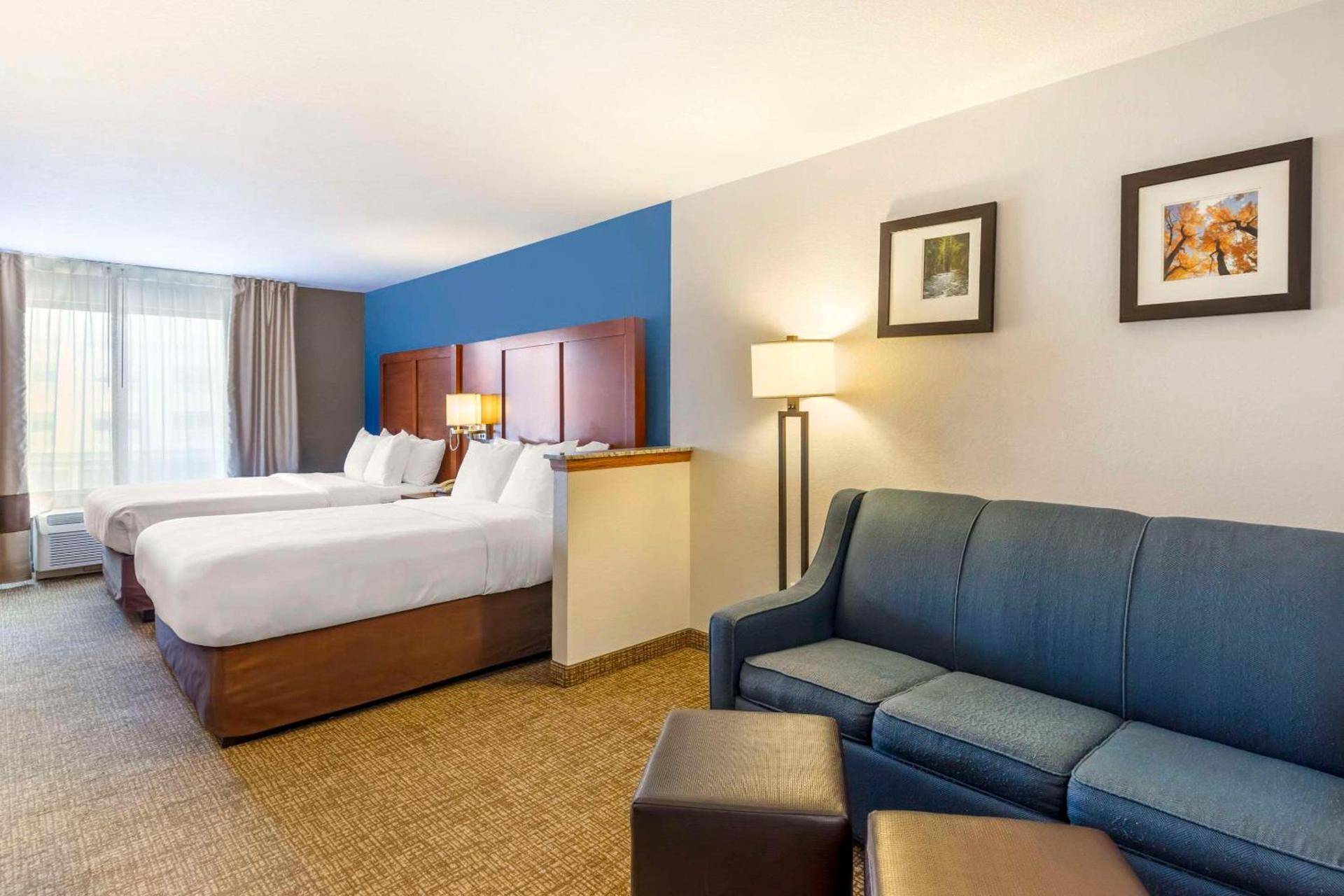 Comfort Suites Longmont photo 24