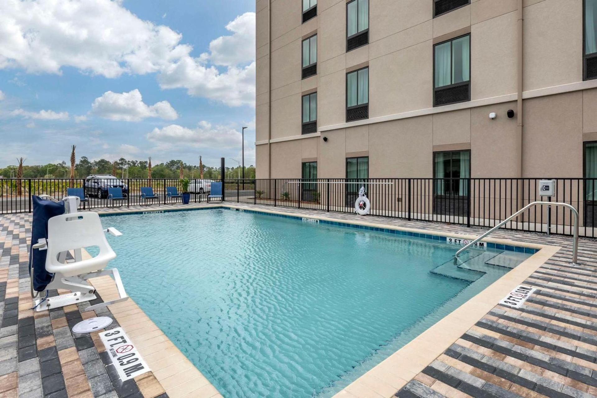 Comfort Inn & Suites Jacksonville - Orange Park Near Naval Air Station photo 19