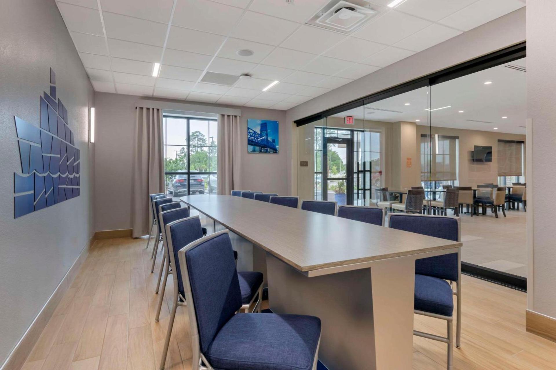 Comfort Inn & Suites Jacksonville - Orange Park Near Naval Air Station photo 25