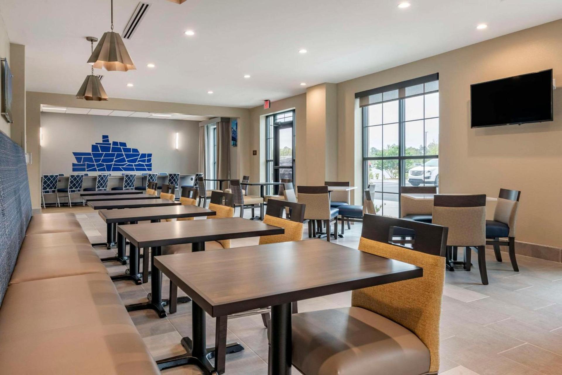 Comfort Inn & Suites Jacksonville - Orange Park Near Naval Air Station photo 26