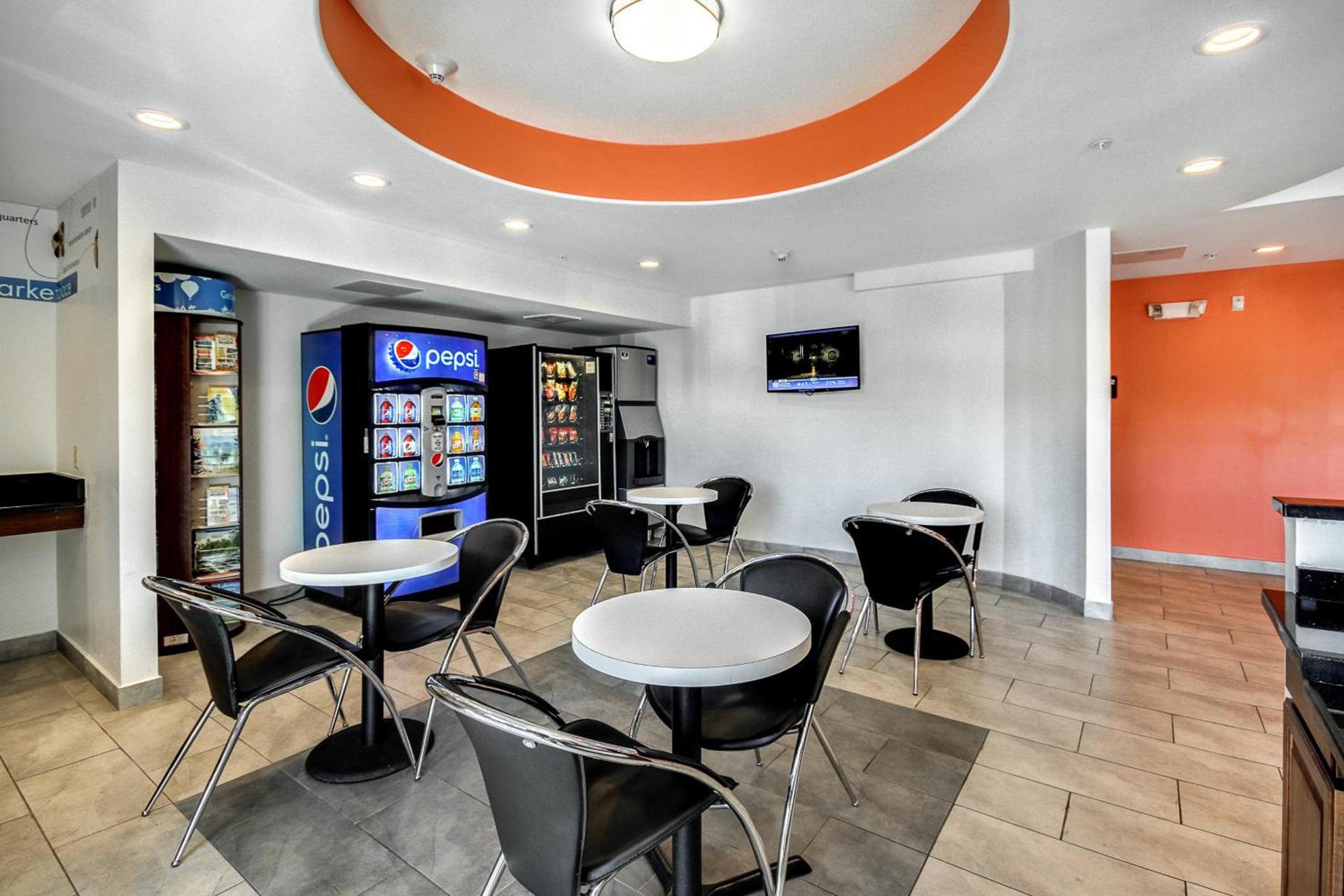 Motel 6-Allentown, PA photo 12