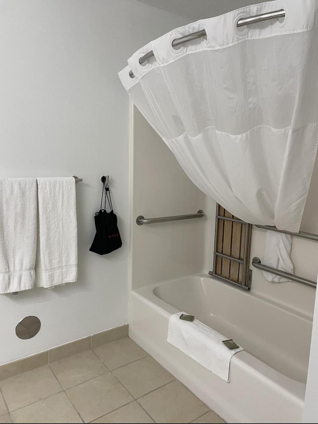 HARMONY INN & SUITES photo 16