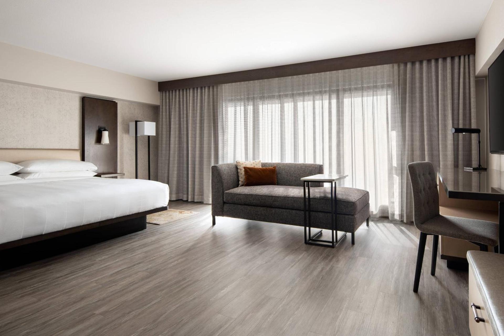 Marriott Riverside at the Convention Center photo 18