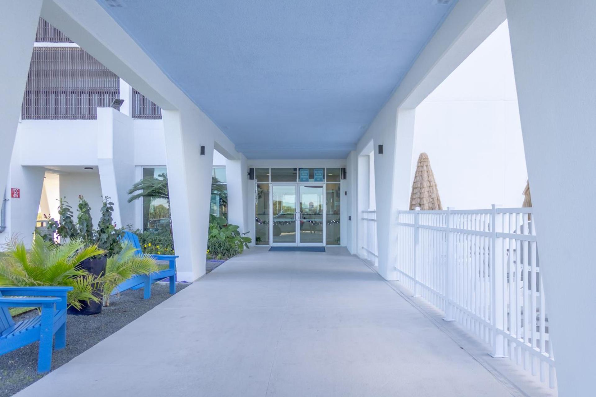 Islander East Condominiums photo 22