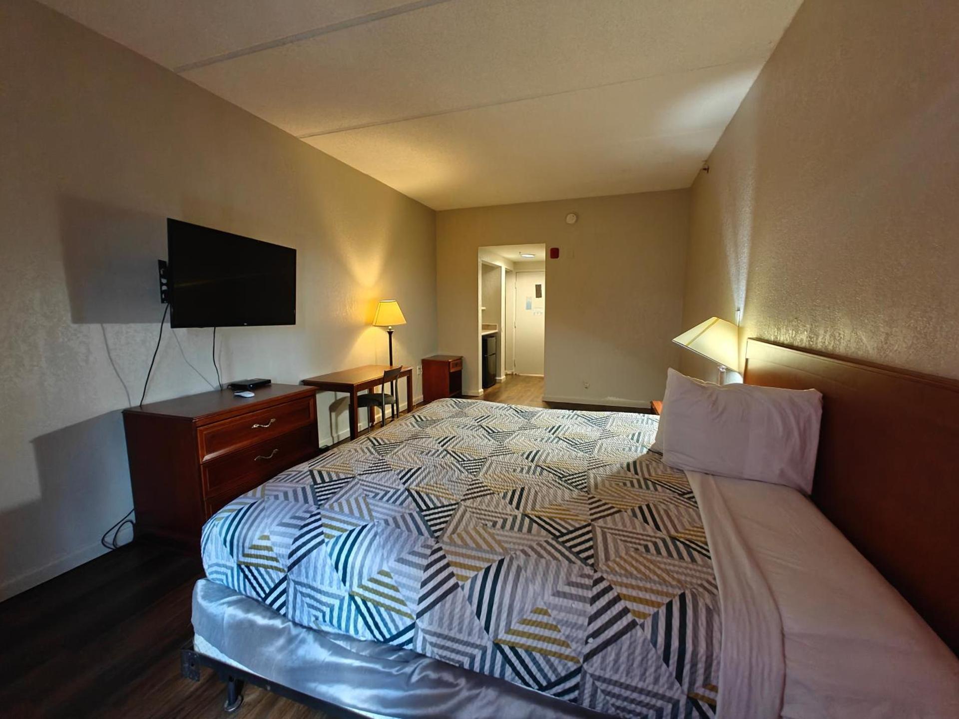 Budgetel Inns & Suites - Atlanta Galleria Stadium photo 19