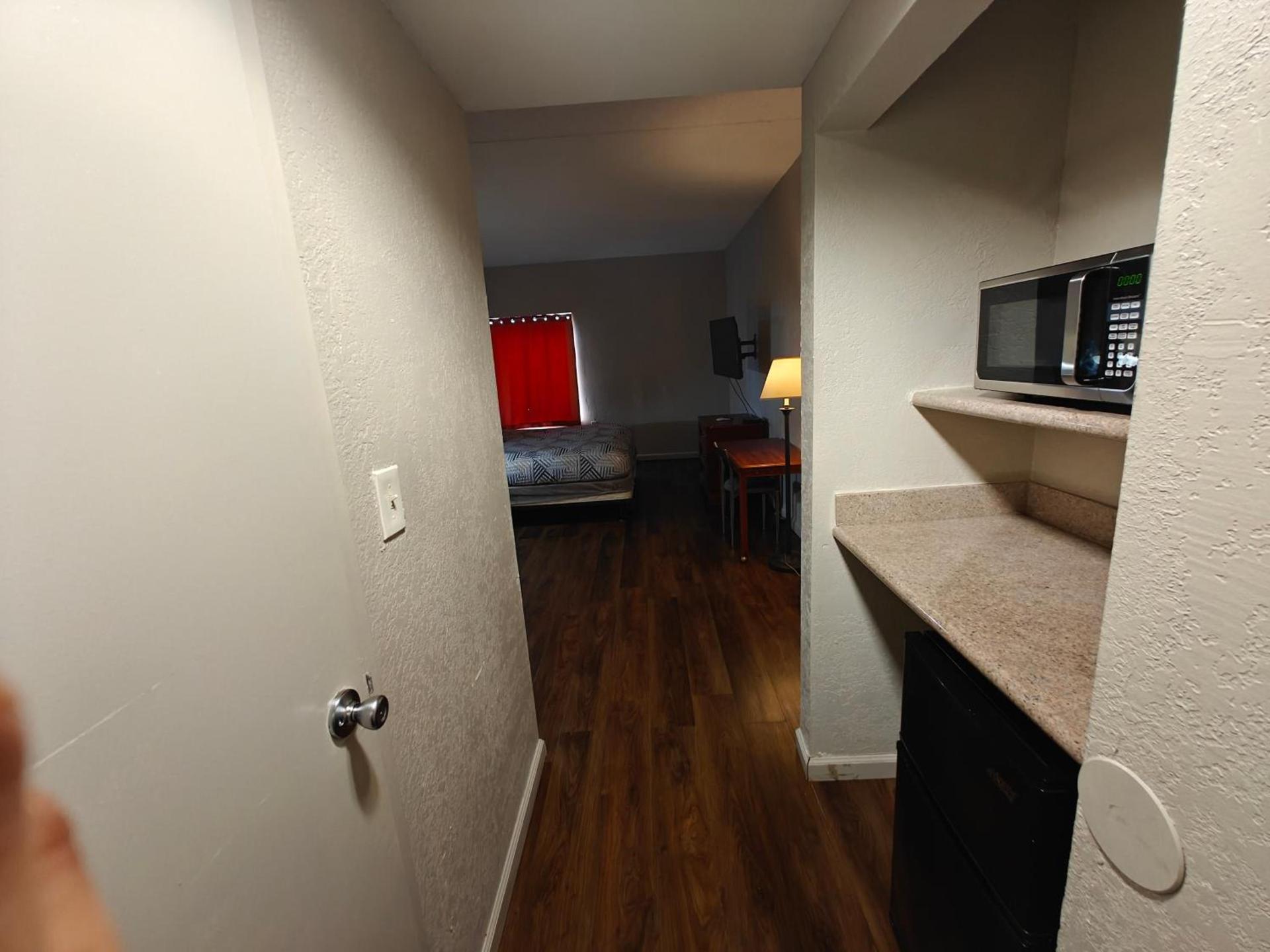 Budgetel Inns & Suites - Atlanta Galleria Stadium photo 20
