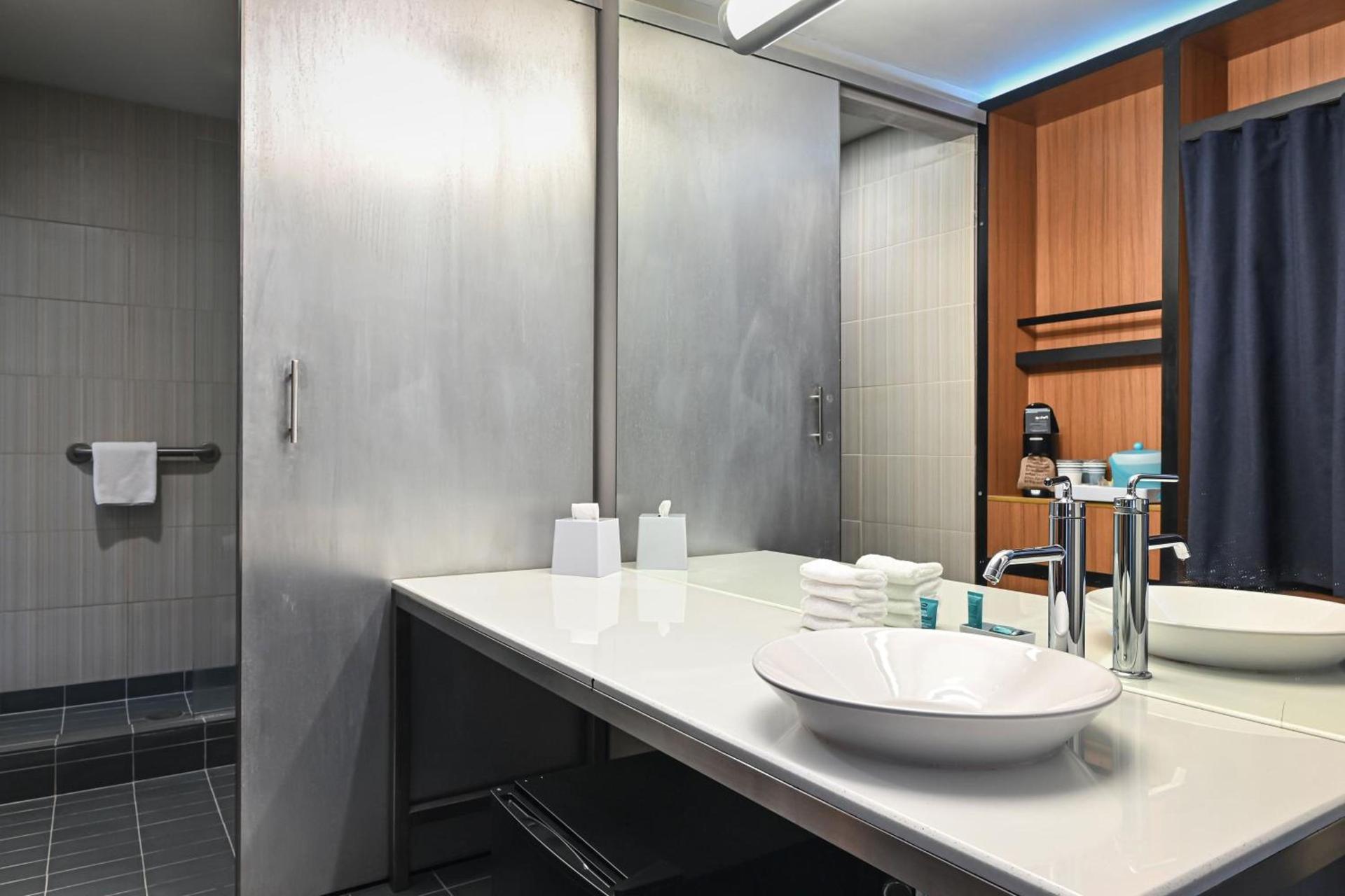 Aloft by Marriott Charleston Airport & Convention Center photo 16