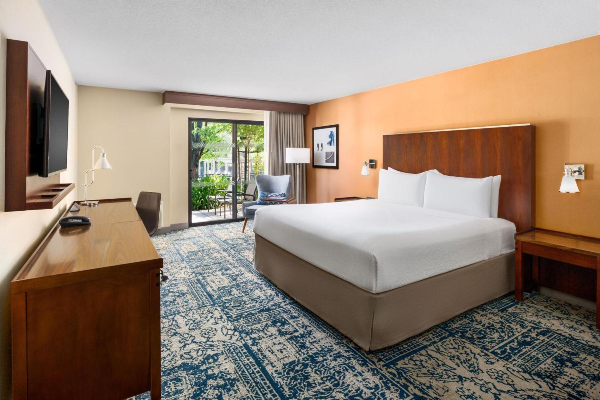 Four Points by Sheraton Pleasanton photo 8