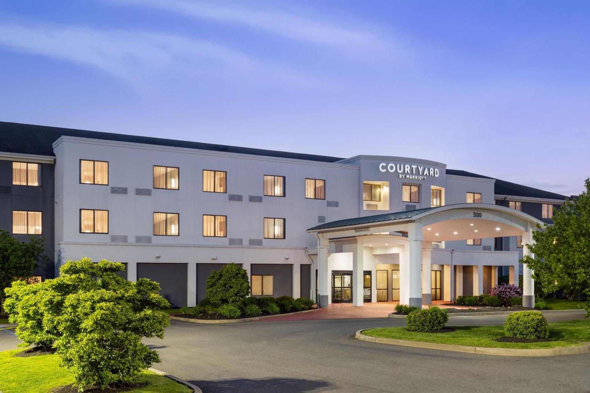 Courtyard by Marriott Kingston — hotel in Kingston