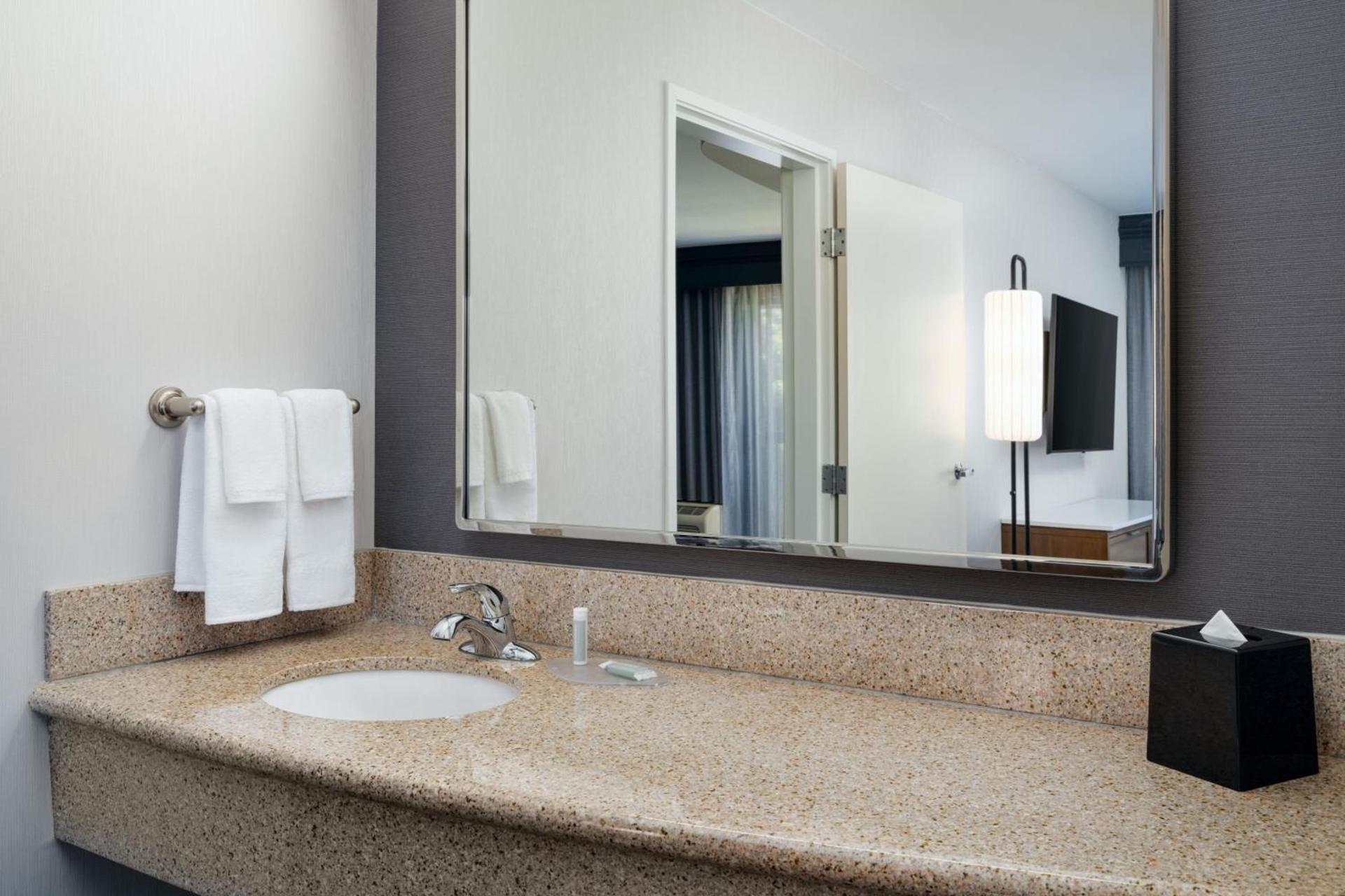 Courtyard by Marriott Kingston photo 31
