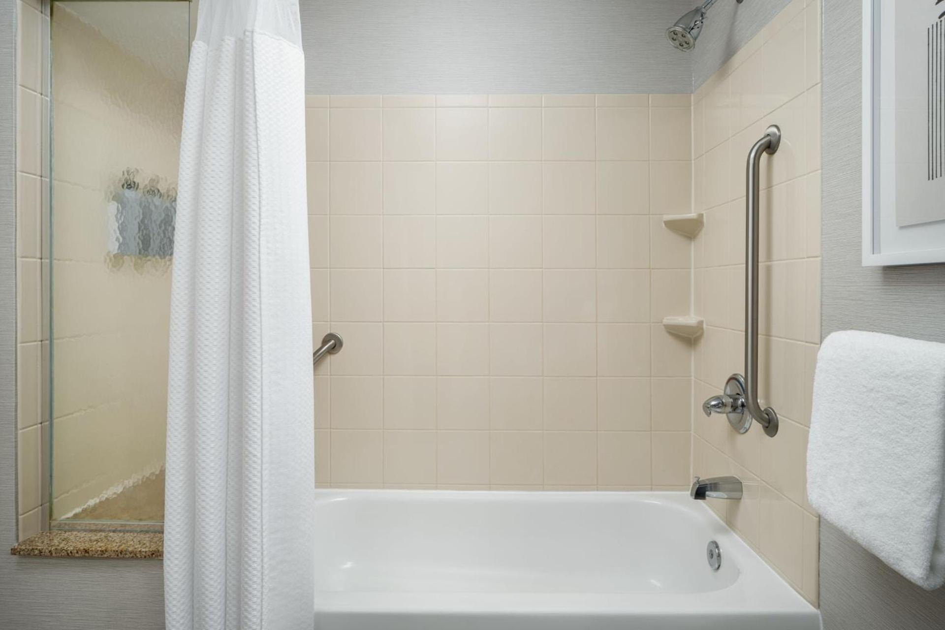 Courtyard by Marriott Kingston photo 33