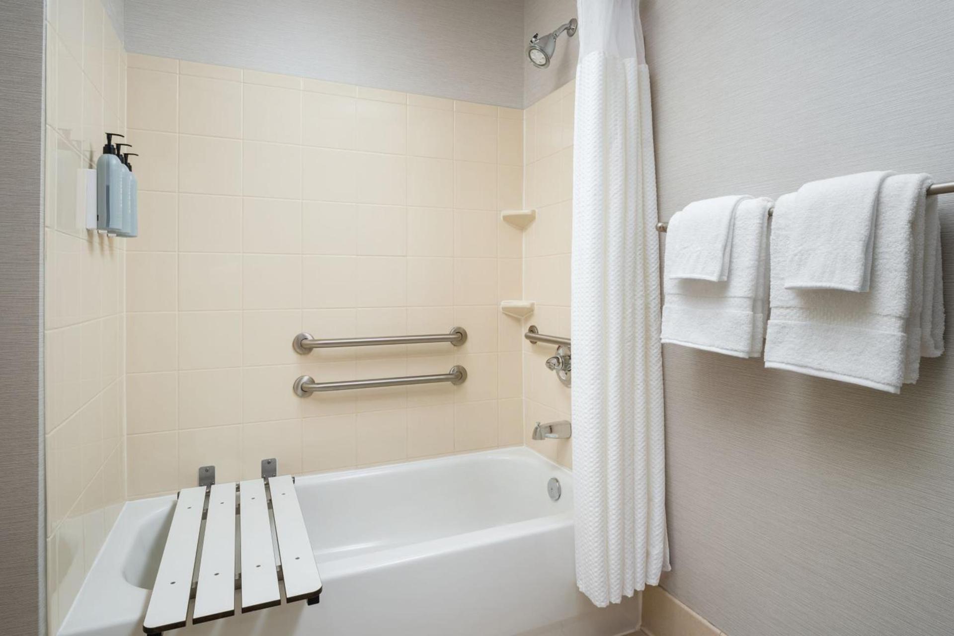 Courtyard by Marriott Kingston photo 35