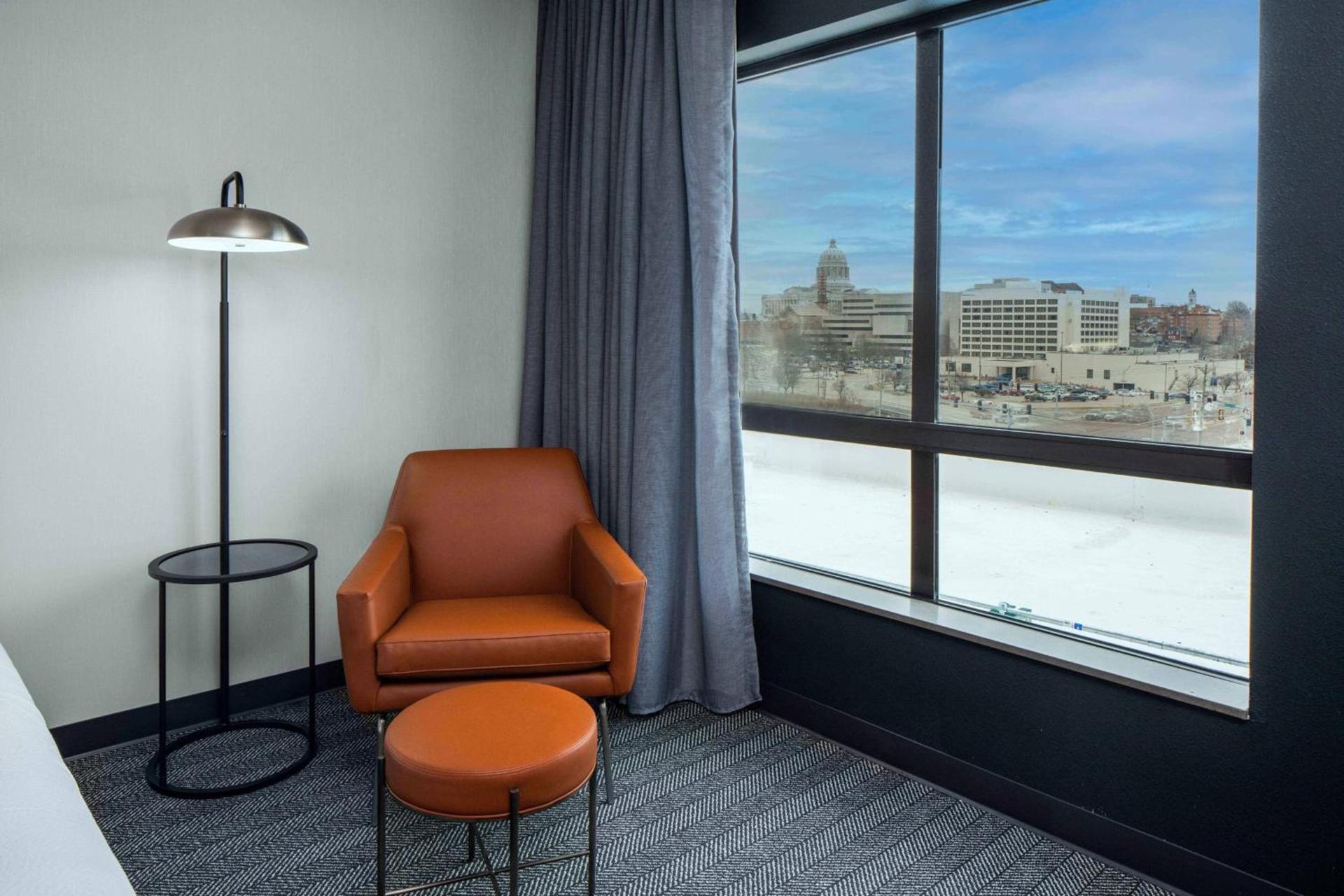 Courtyard by Marriott Jefferson City photo 13