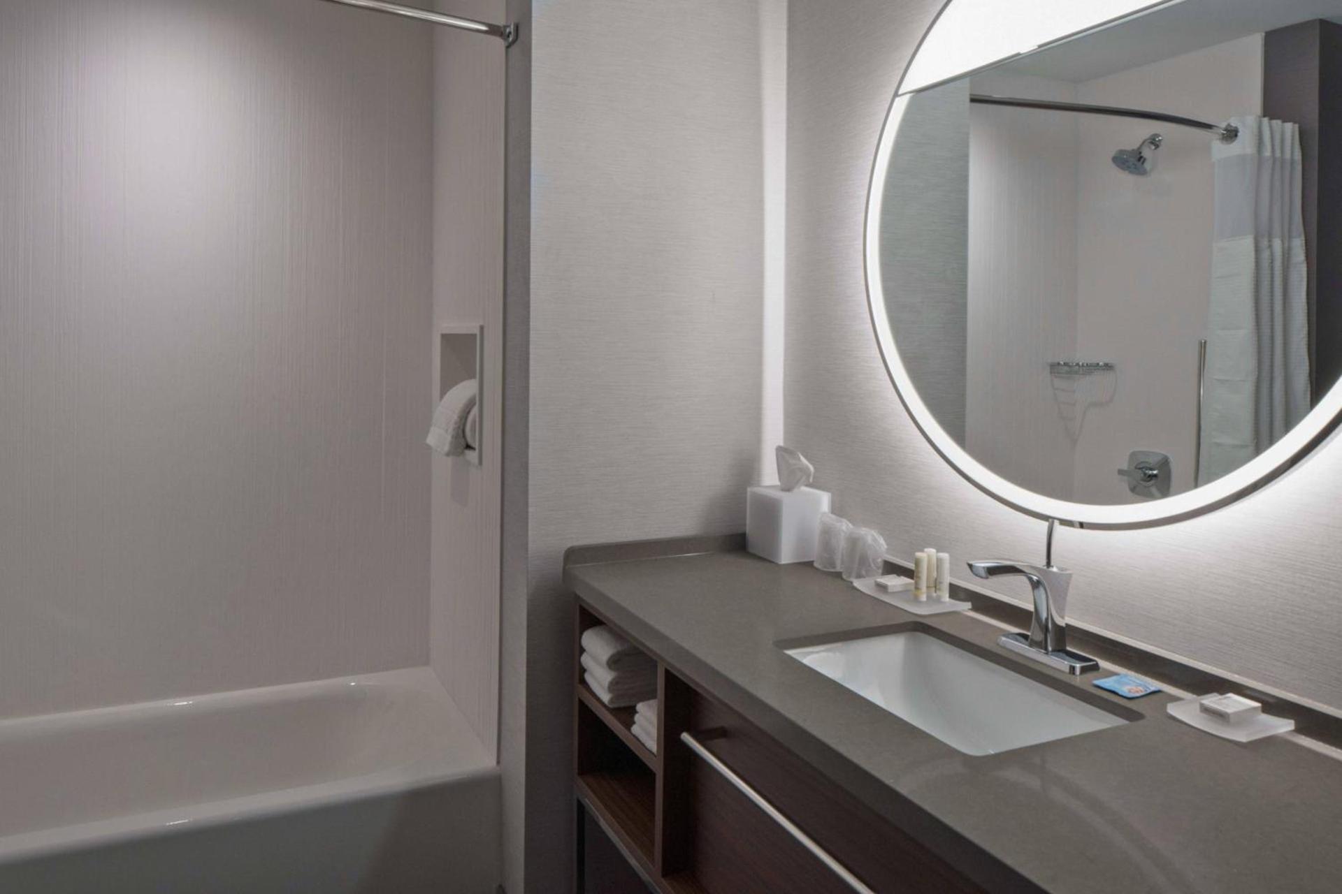 Courtyard by Marriott Jefferson City photo 17
