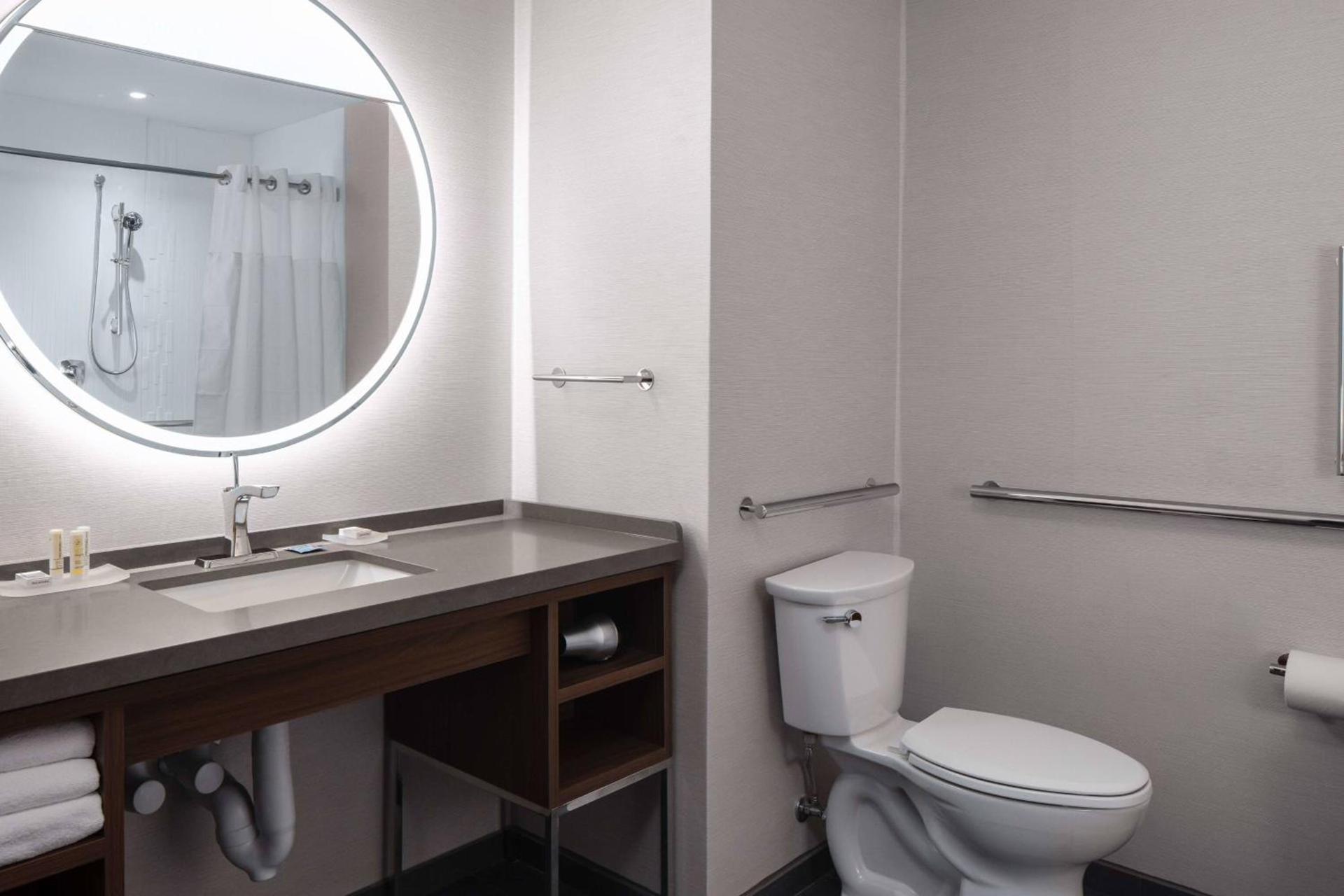 Courtyard by Marriott Jefferson City photo 18