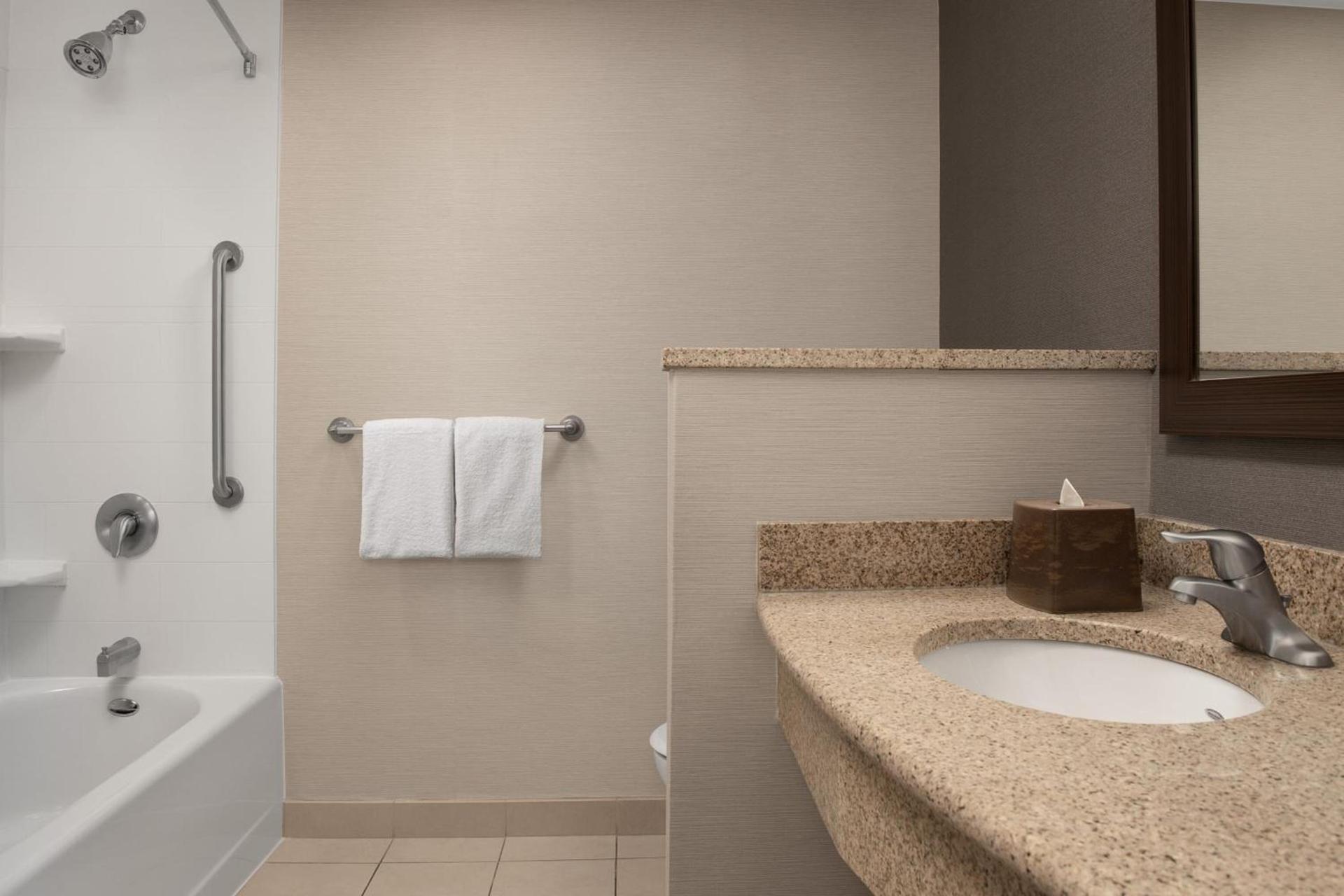 Courtyard by Marriott Syracuse Downtown at Armory Square photo 17