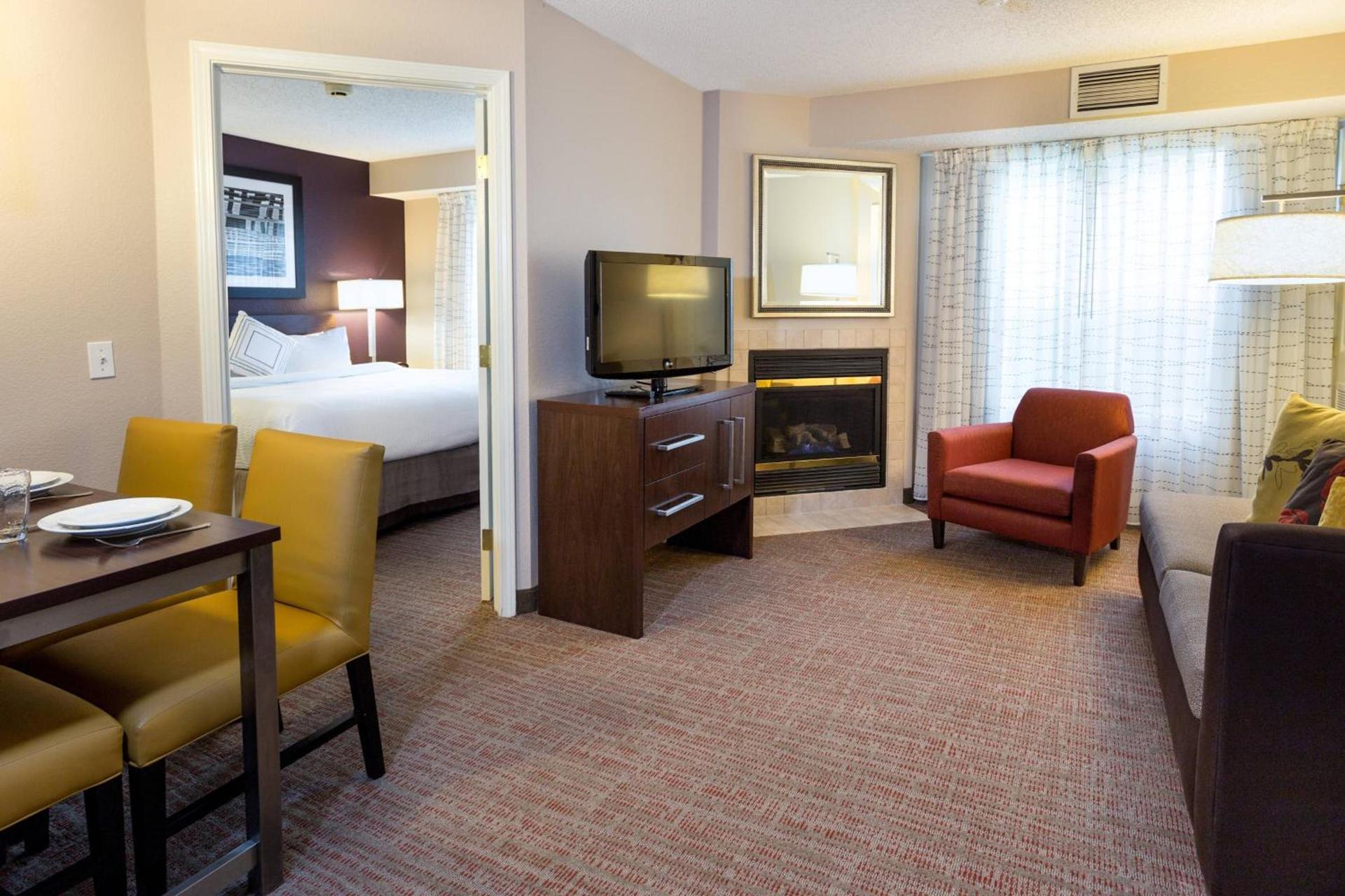 Residence Inn by Marriott Fort Collins photo 9