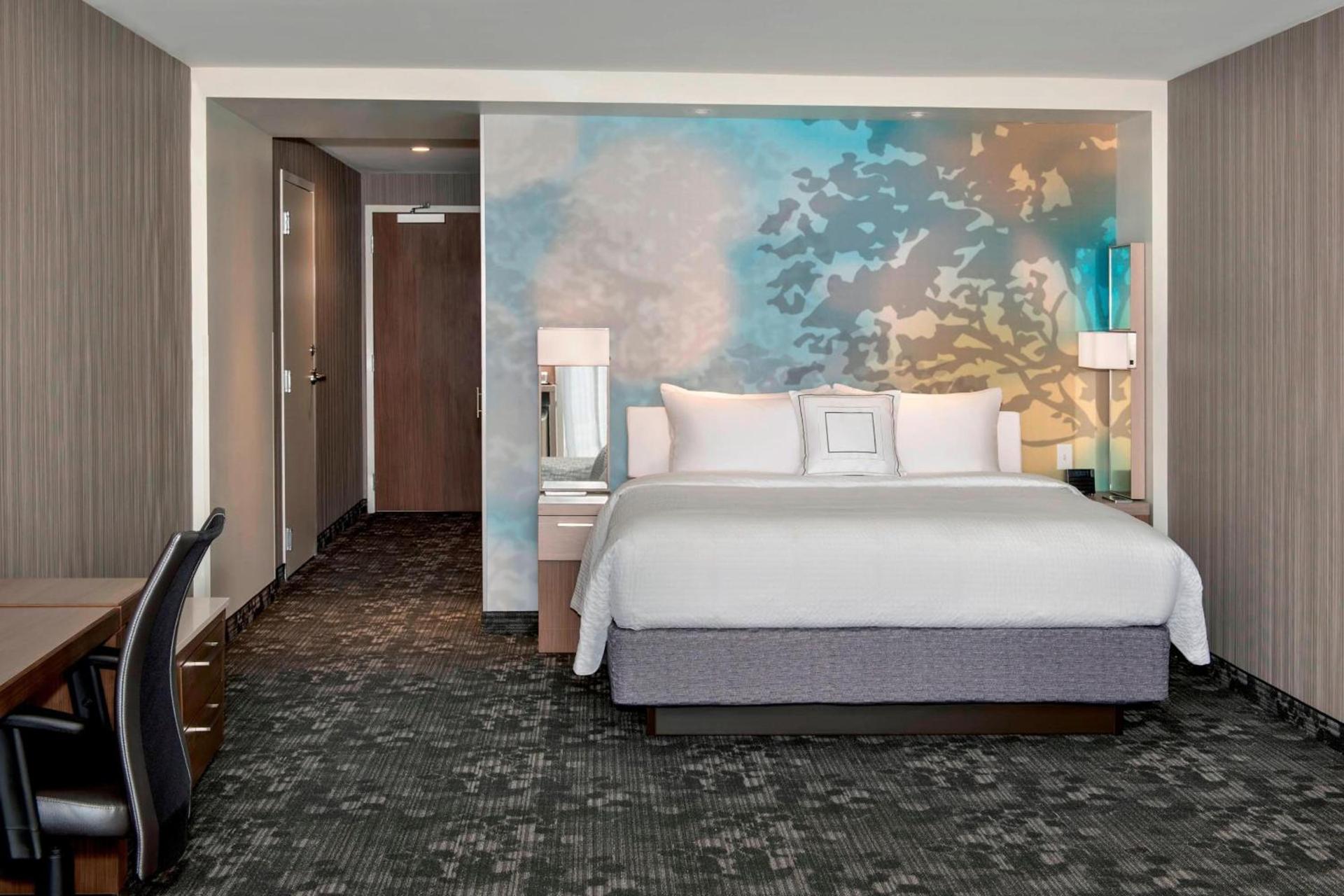 Courtyard by Marriott Schenectady at Mohawk Harbor photo 10