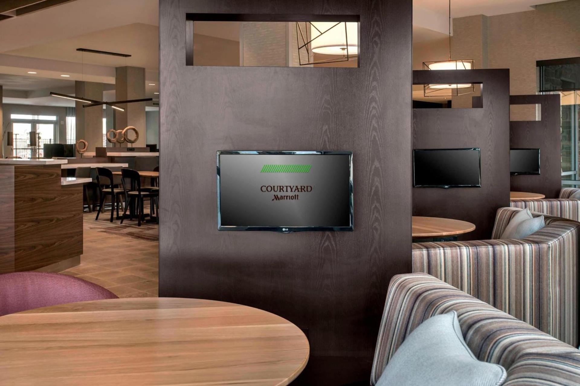 Courtyard by Marriott Schenectady at Mohawk Harbor photo 13