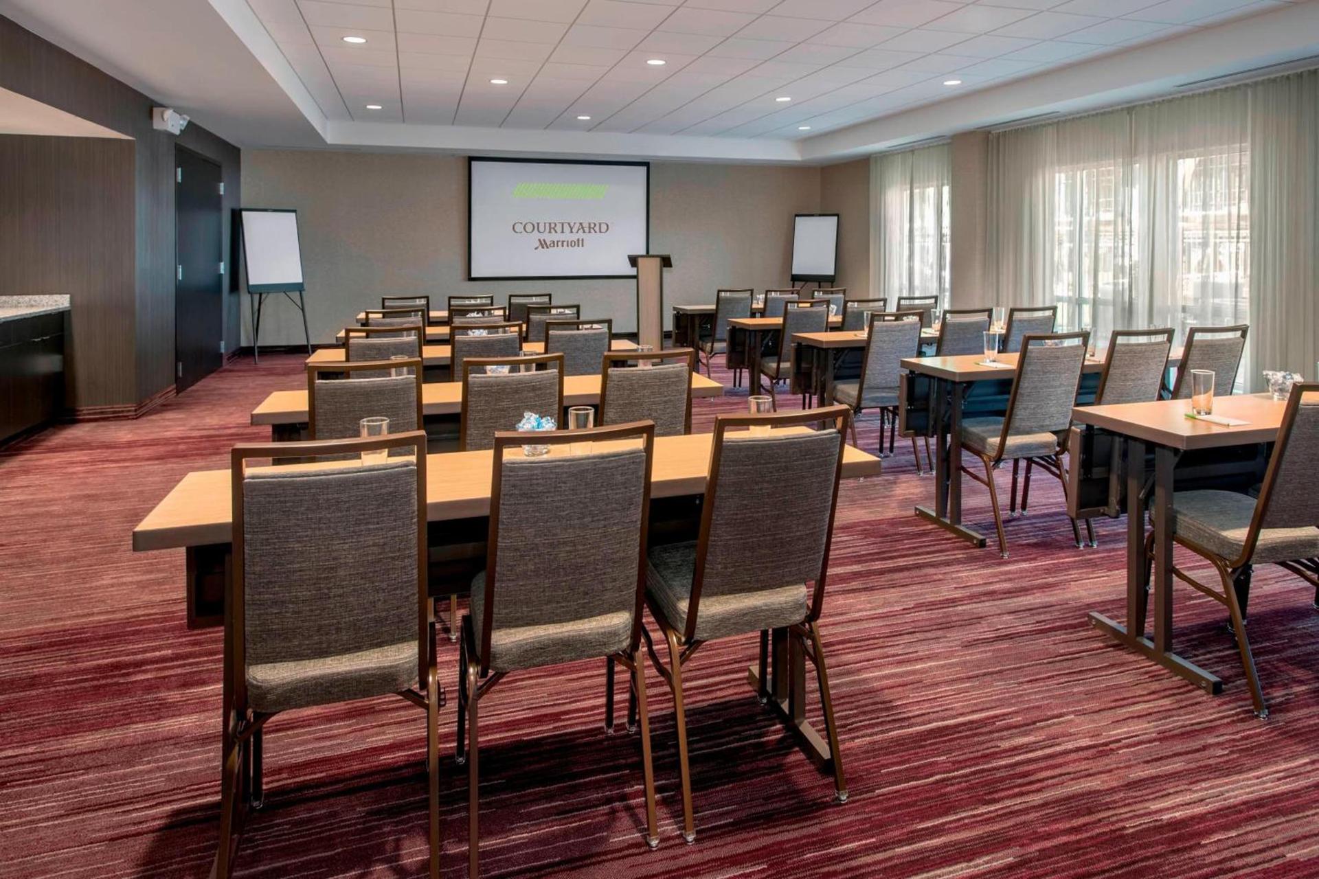 Courtyard by Marriott Schenectady at Mohawk Harbor photo 21