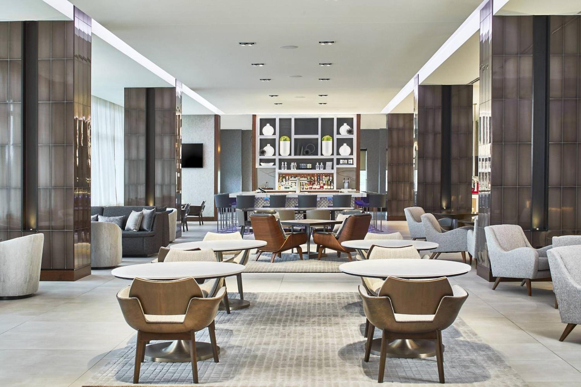 AC Hotel by Marriott Atlanta Airport Gateway photo 3
