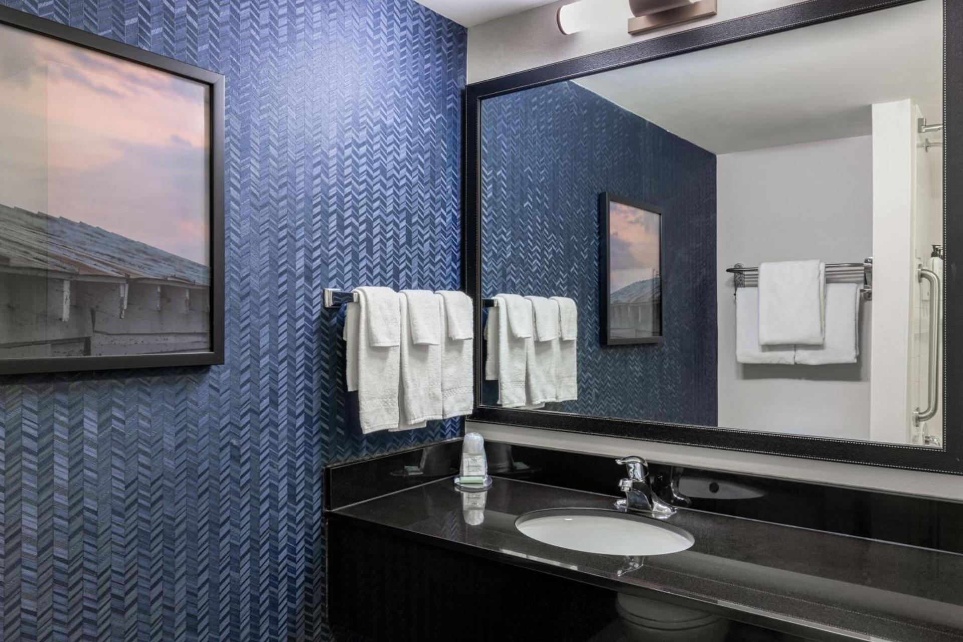 Fairfield Inn & Suites by Marriott Smithfield photo 21