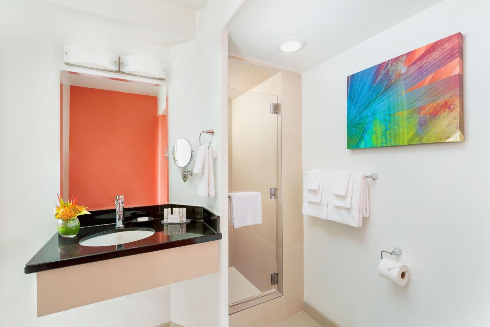 Courtyard by Marriott Waikiki Beach photo 22