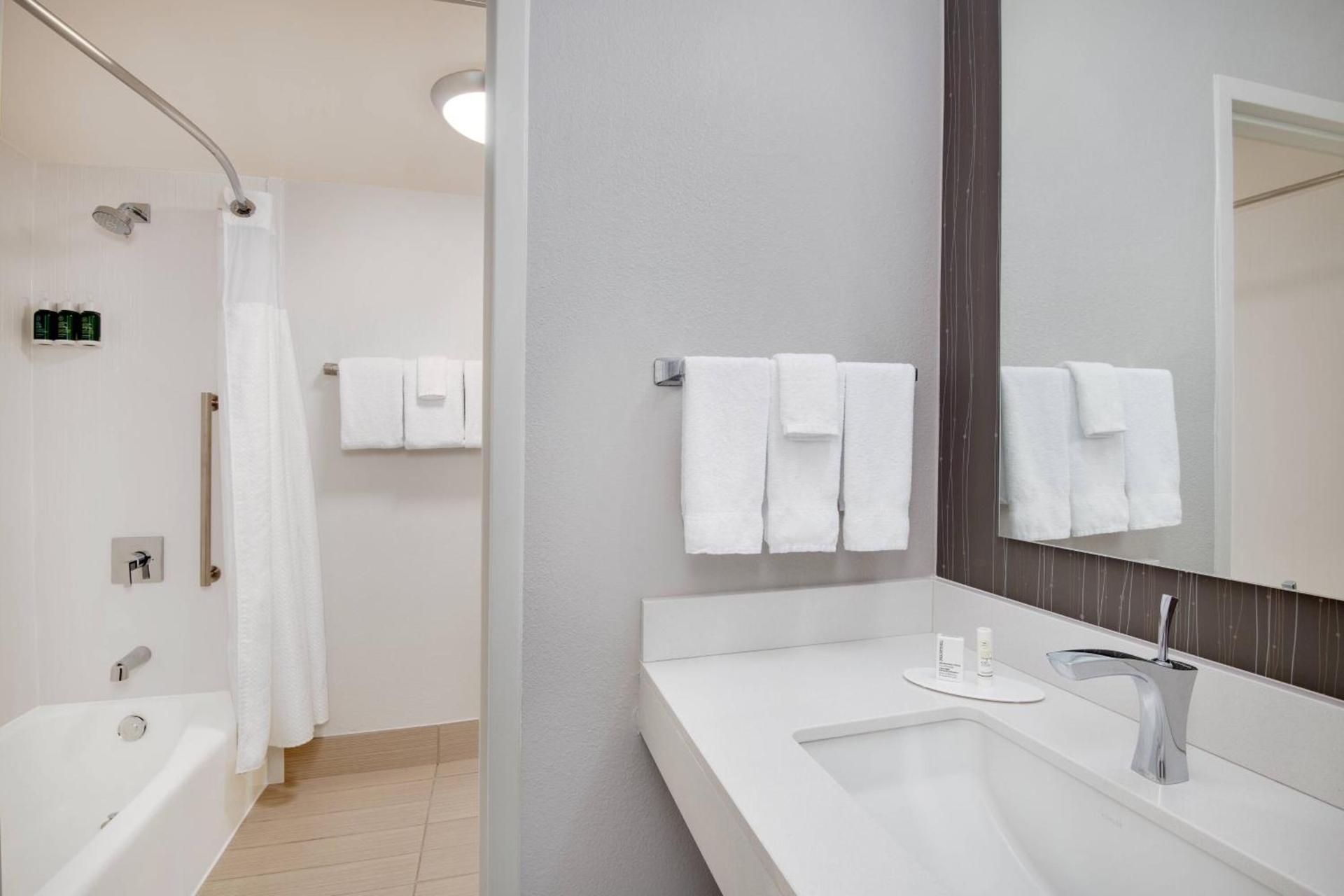 Courtyard by Marriott Birmingham Homewood photo 7
