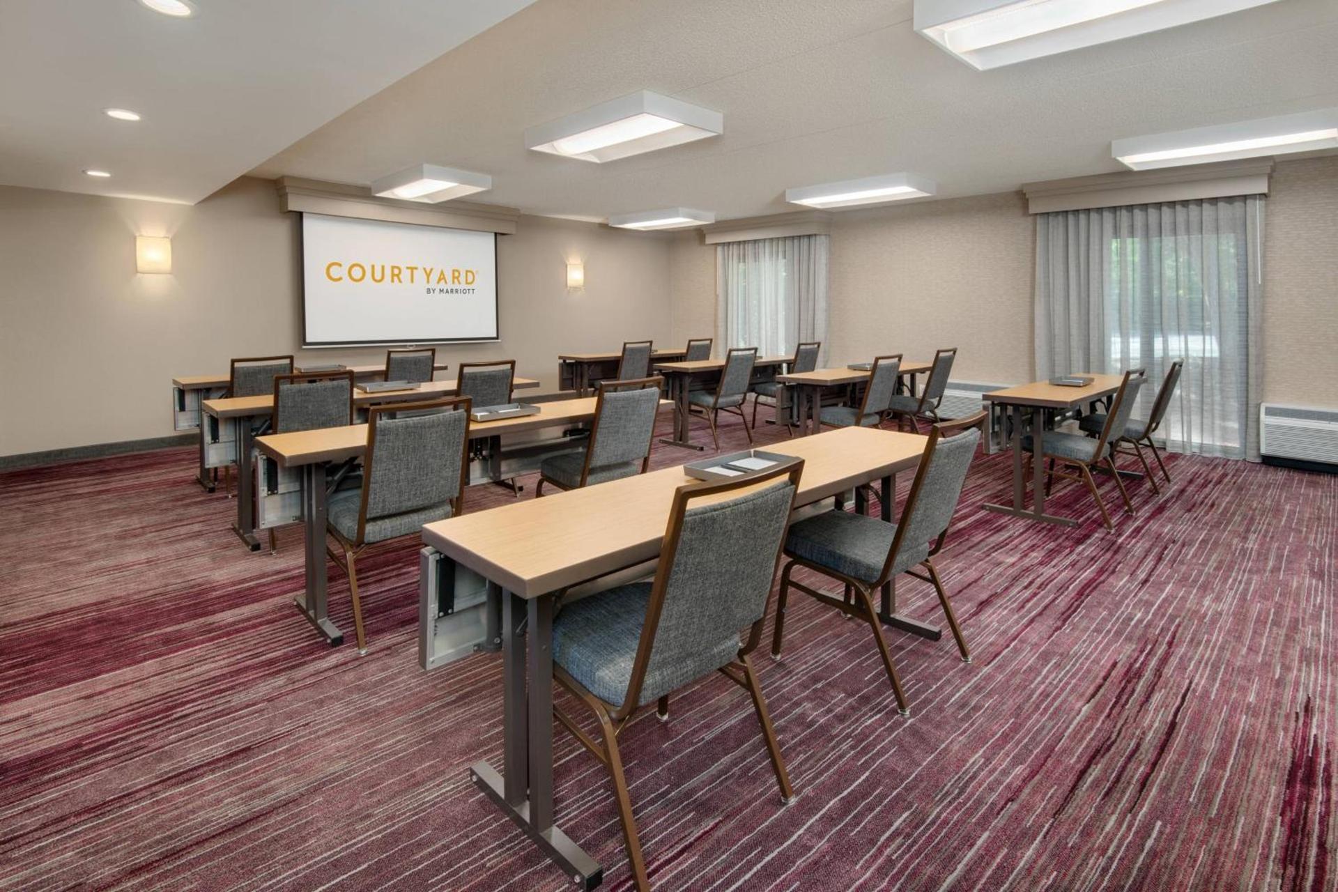 Courtyard by Marriott Birmingham Homewood photo 23