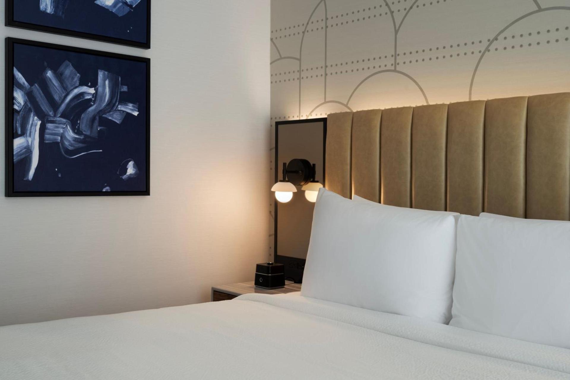 Courtyard by Marriott New York Manhattan / Soho photo 23