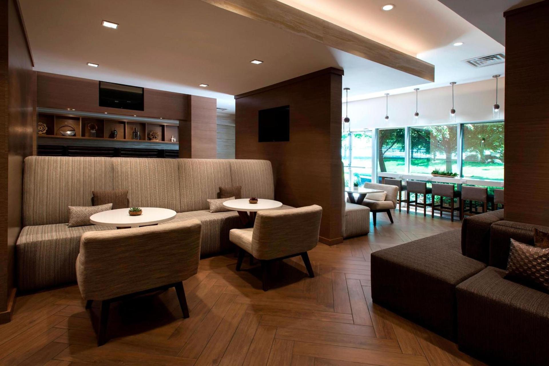 Marriott Melville Long Island photo 17