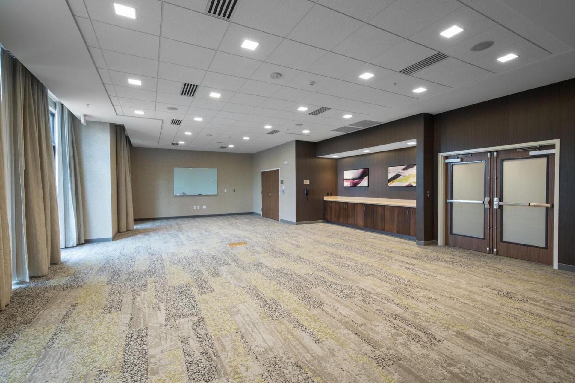 Courtyard by Marriott Russellville photo 32