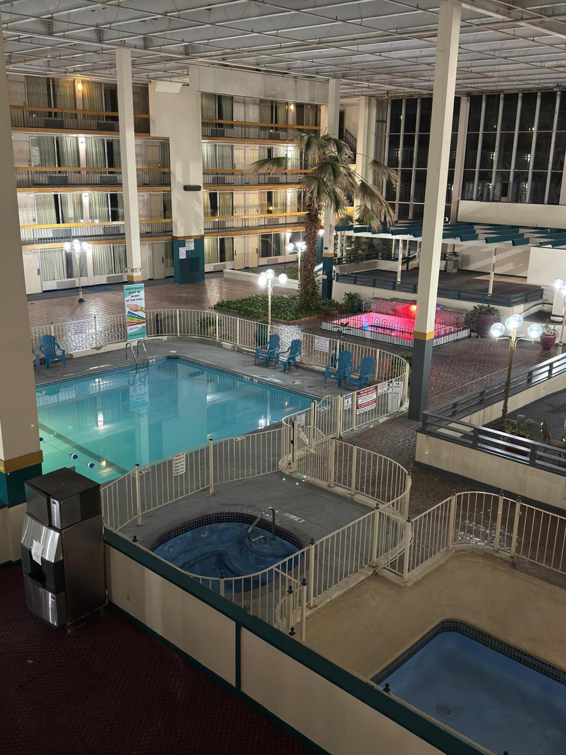 The Lodge Hotel and Banquets photo 26