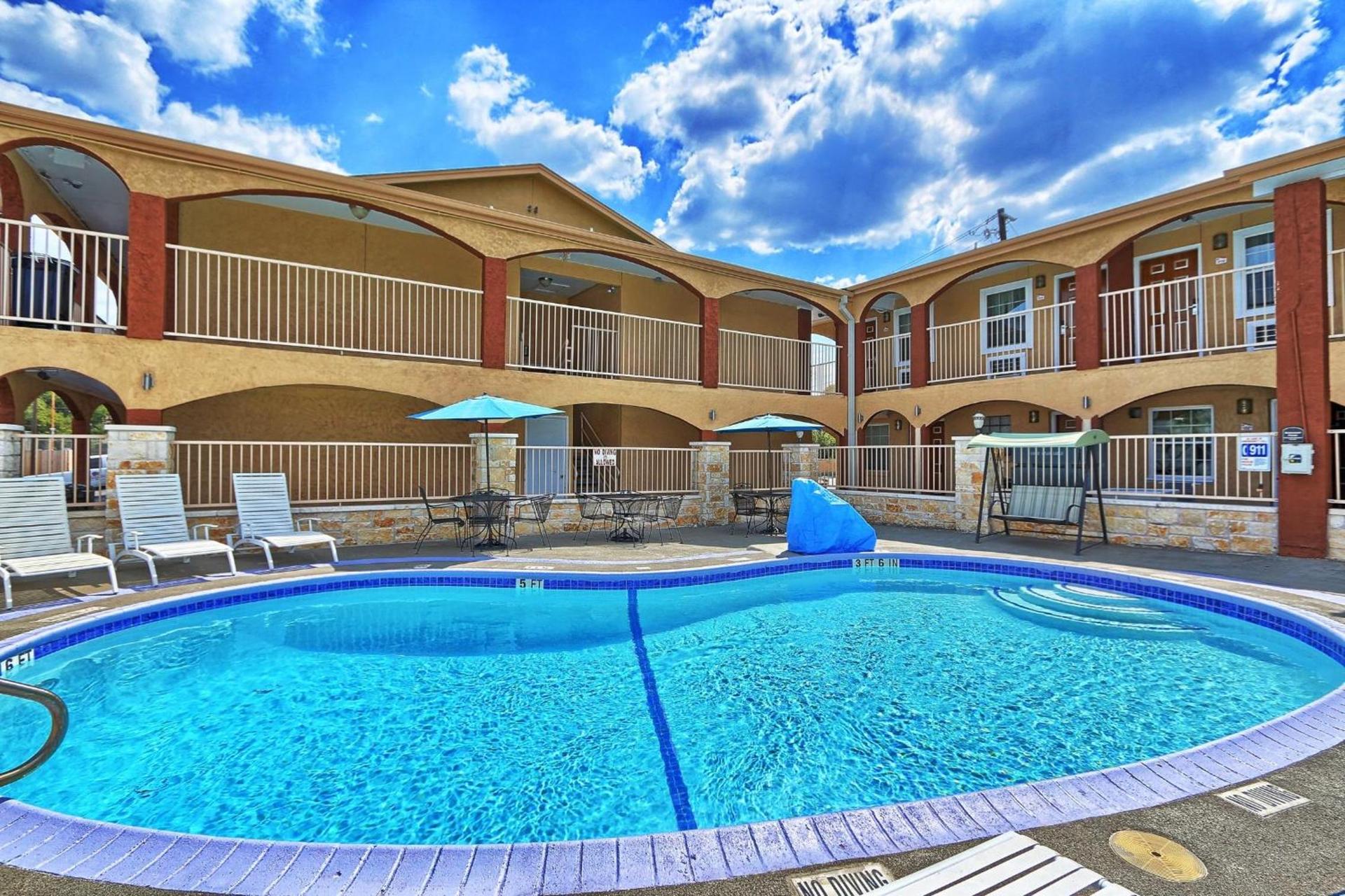 Econo Lodge Austin South photo 7