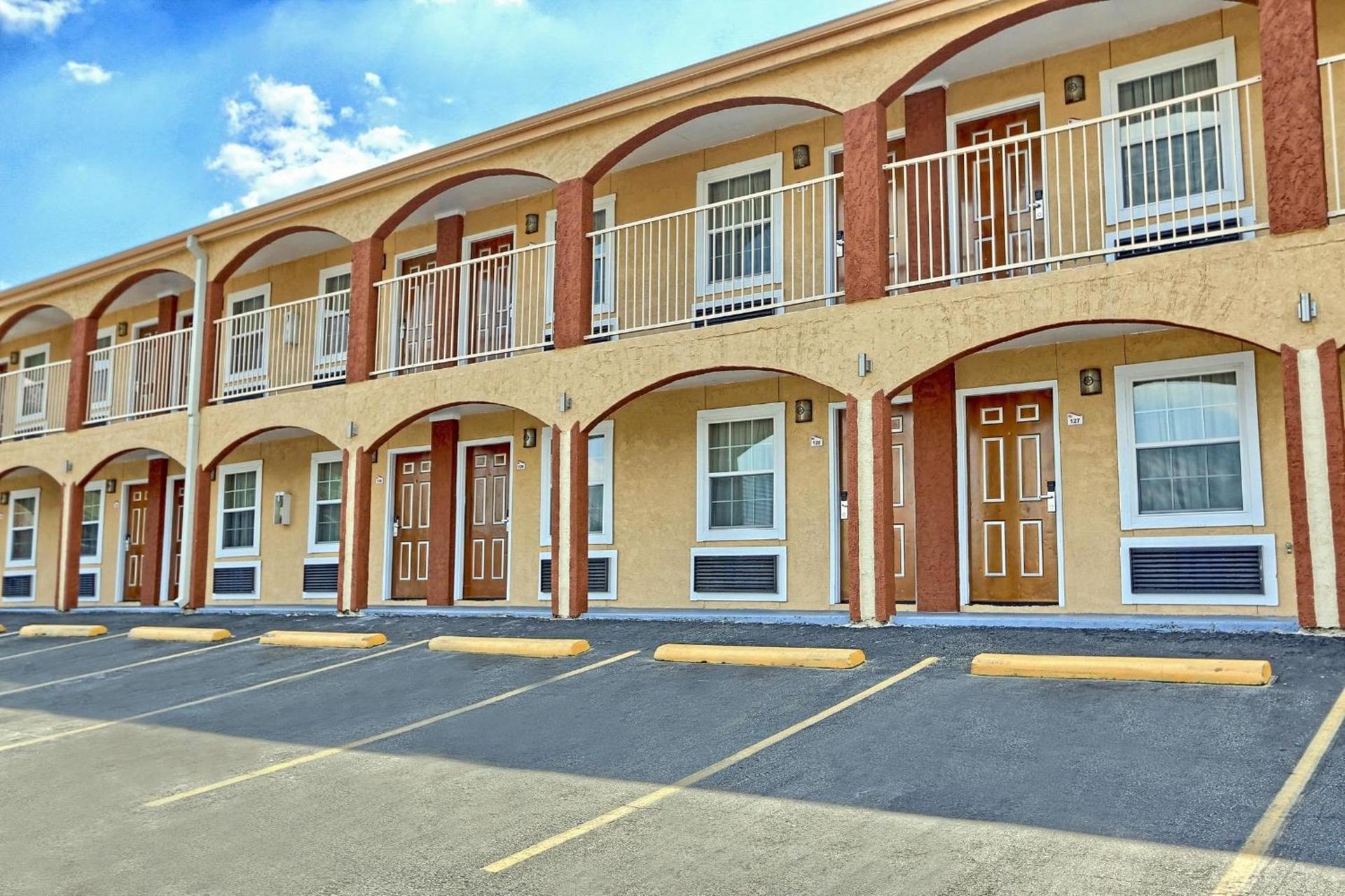Econo Lodge Austin South photo 8